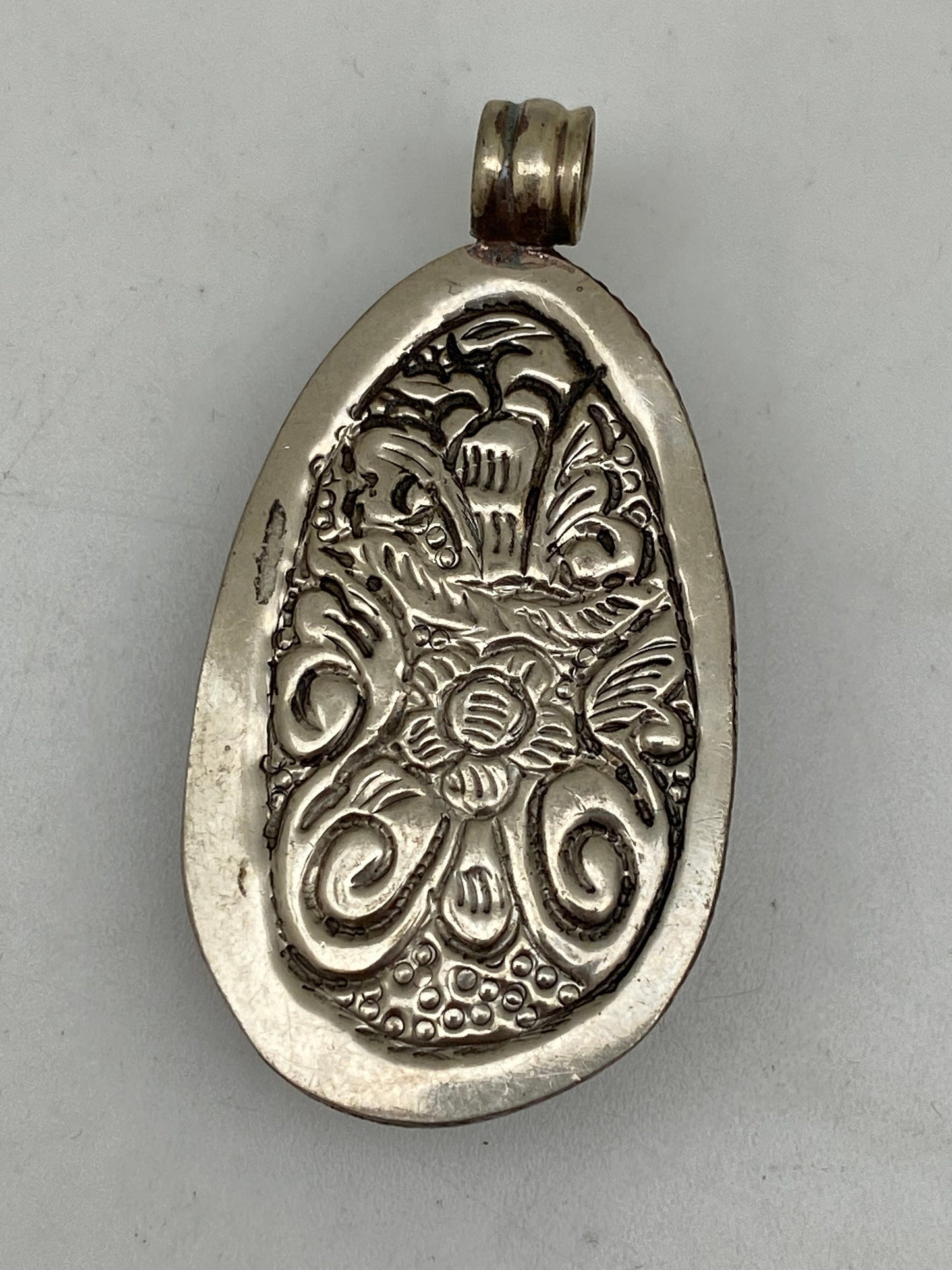 Bone carved Buddha pendant,handcrafted,Tibetan silver,spiritual,Meditation,Himalayan,Nepalese,