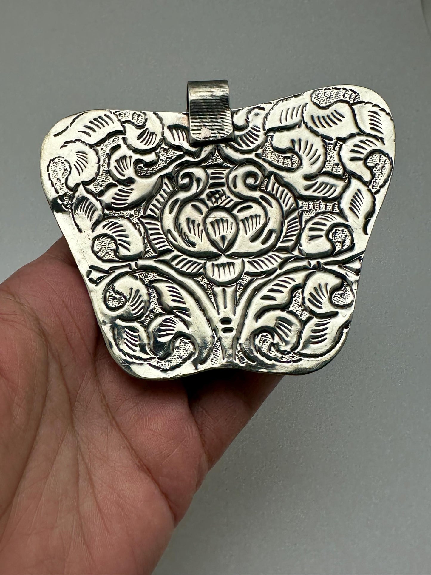 Large abalone Butterfly, mother of pearl, handcrafted, Tibetan silver, Nepalese, ethnic style, Bug pendant
