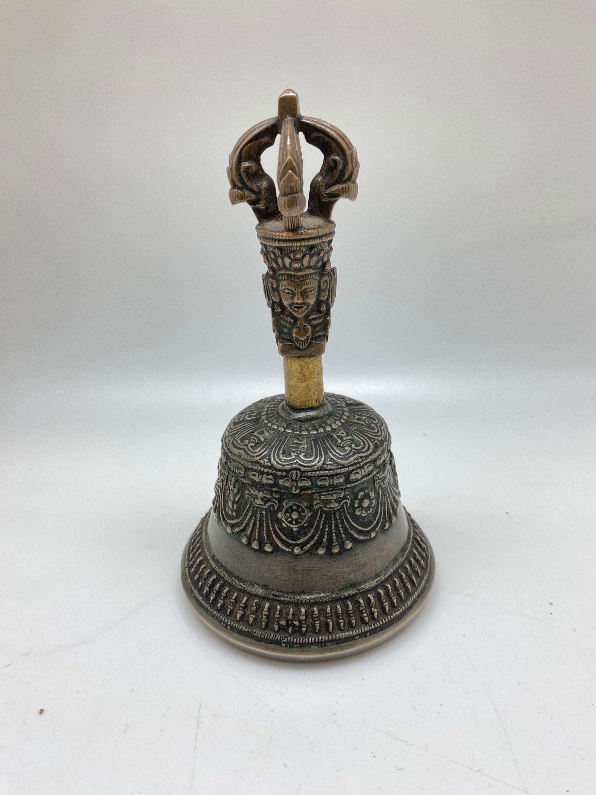 17th century Tibetan antique bell, Buddhist ritual object, Tibetan (Drlbu )