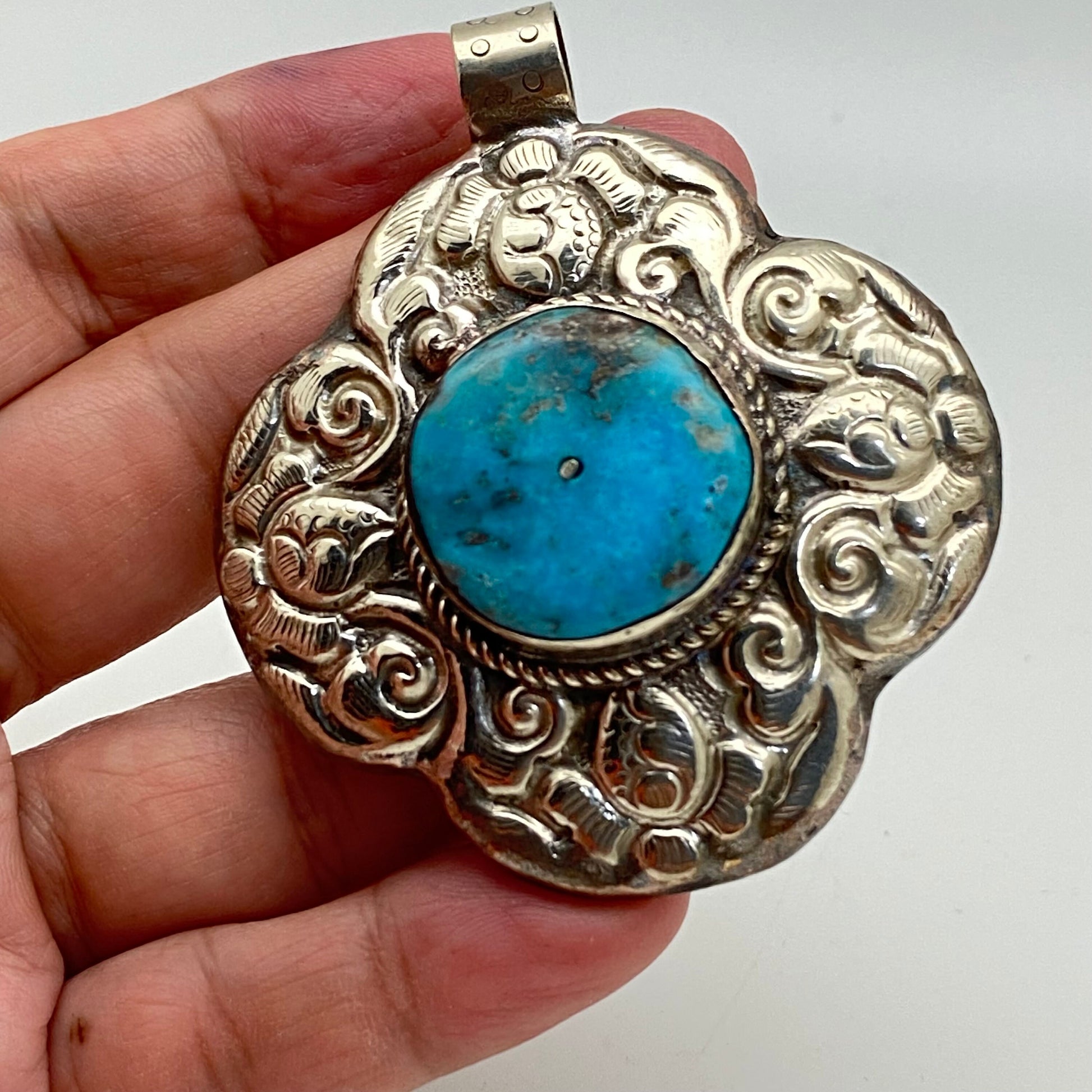 Turquoise pendant,floral pendant, handcrafted,Tibetan silver, Nepal