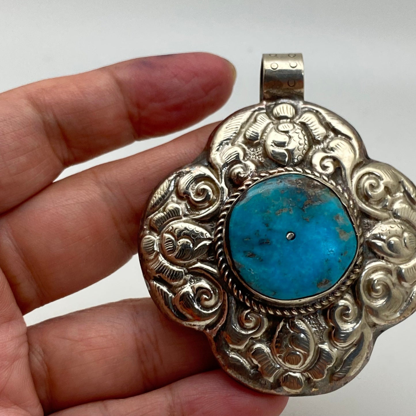 Turquoise pendant,floral pendant, handcrafted,Tibetan silver, Nepal