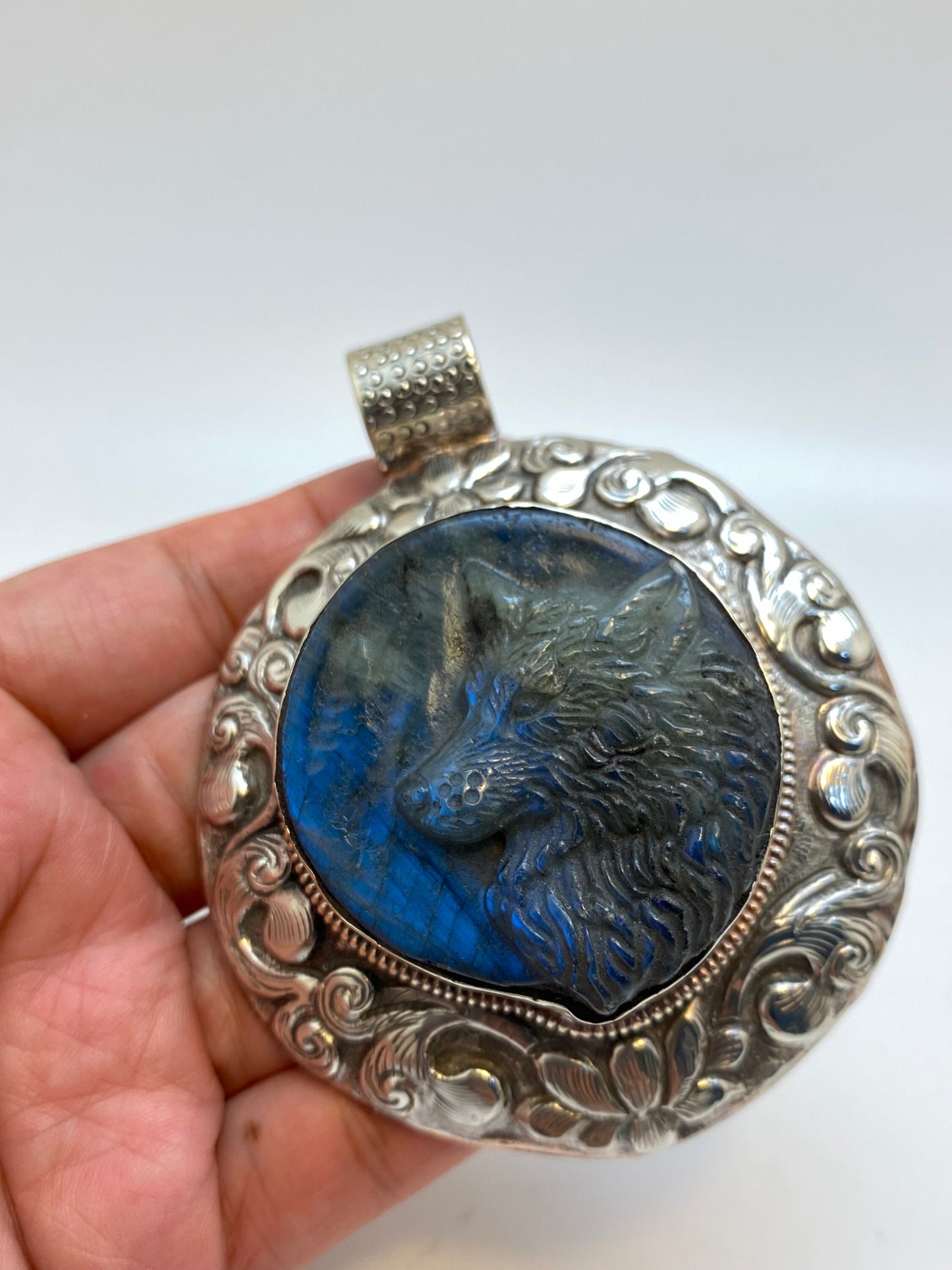 Large wolf pendant,Labradorite, natural stone, handcrafted,Tibetan design,ethnic,handmade,Himalayan,Nepal