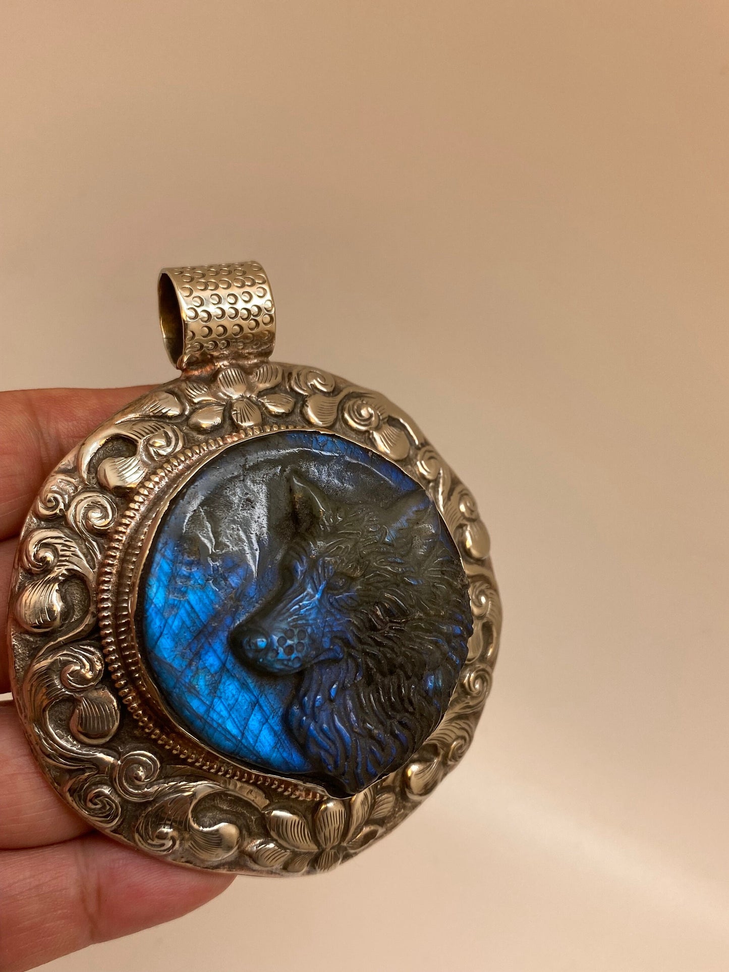 Large wolf pendant,Labradorite, natural stone, handcrafted,Tibetan design,ethnic,handmade,Himalayan,Nepal