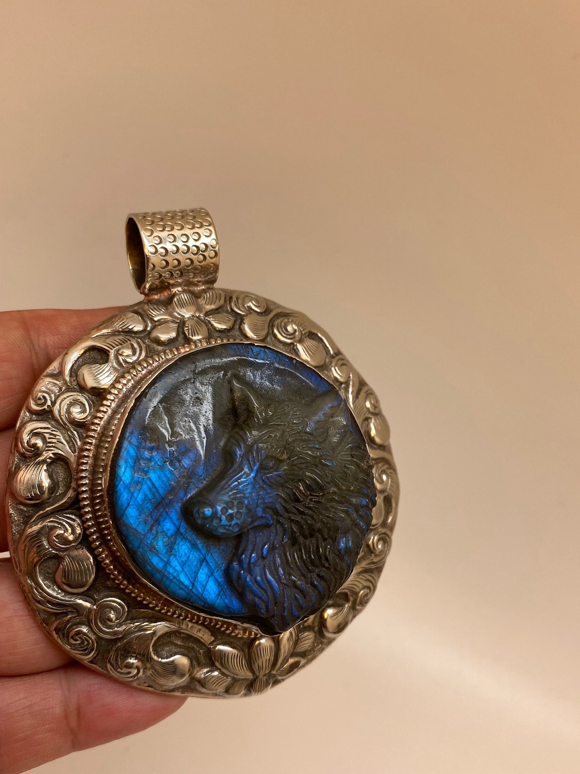 Large wolf pendant,Labradorite, natural stone, handcrafted,Tibetan design,ethnic,handmade,Himalayan,Nepal