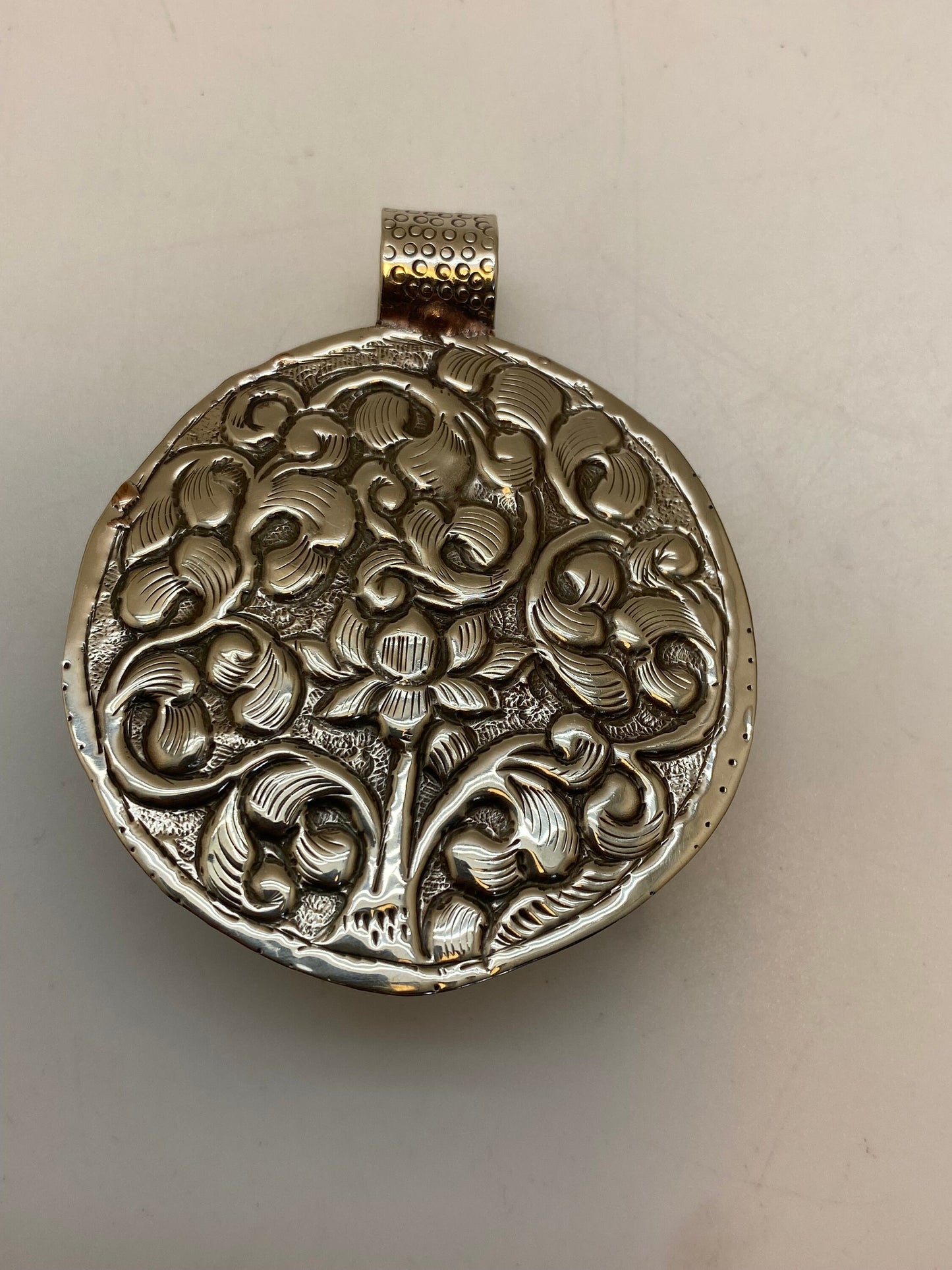 Large wolf pendant,Labradorite, natural stone, handcrafted,Tibetan design,ethnic,handmade,Himalayan,Nepal