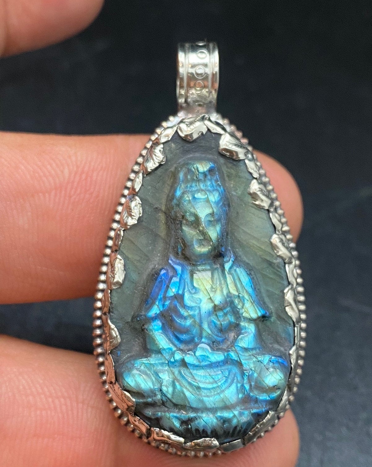 kwan yin ,Quan yin,handcarved labradorite, Tibetan silver, Guanyin Bodhisatwa ,god of compassion,Divine feminine power pendant