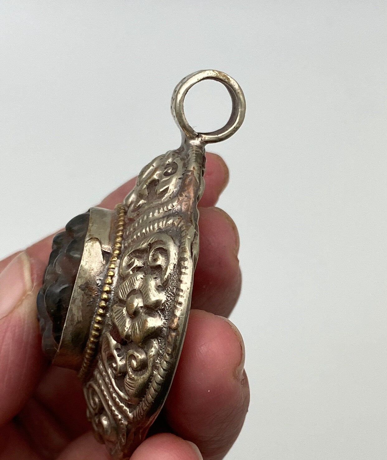 labradorite,floral,handcrafted,Tibetan silver,Tibetan design,ethnic,Himalayan,Nepalese