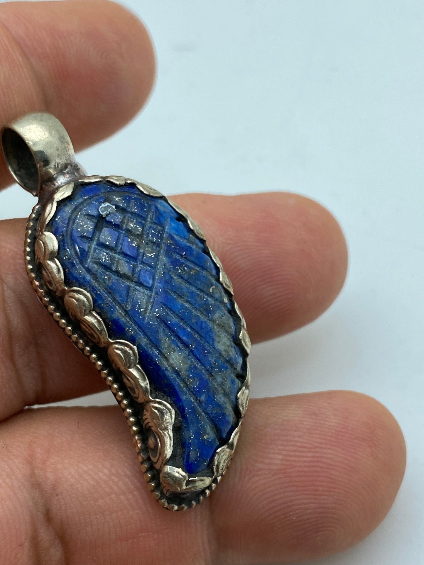 lapis lazuli wing pendant, handcarved, handcrafted, tibetansilver,ethnic design,tibetan design,Himalayan,Nepal