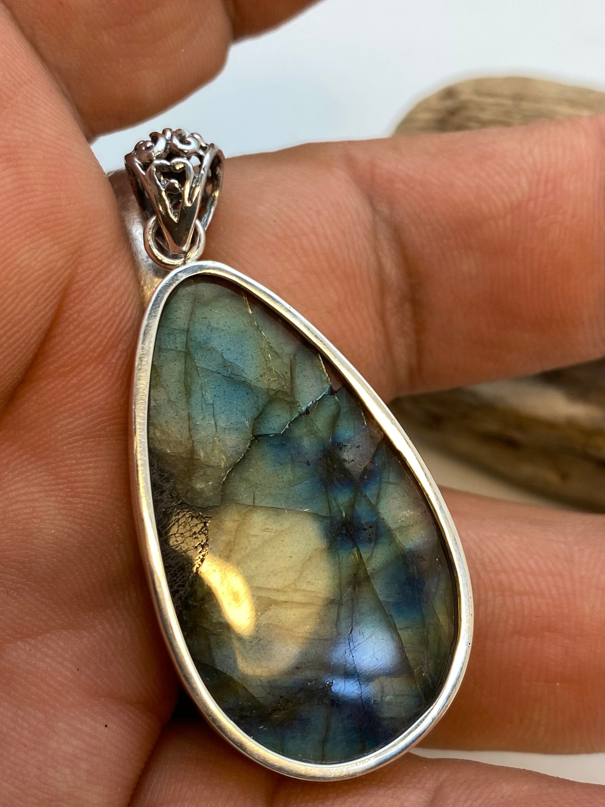 KwanYin, Quanyin, labradorite carved Pendant,Sterling Silver, Boddhisattva, feminine power, protection ,25mmX50mm