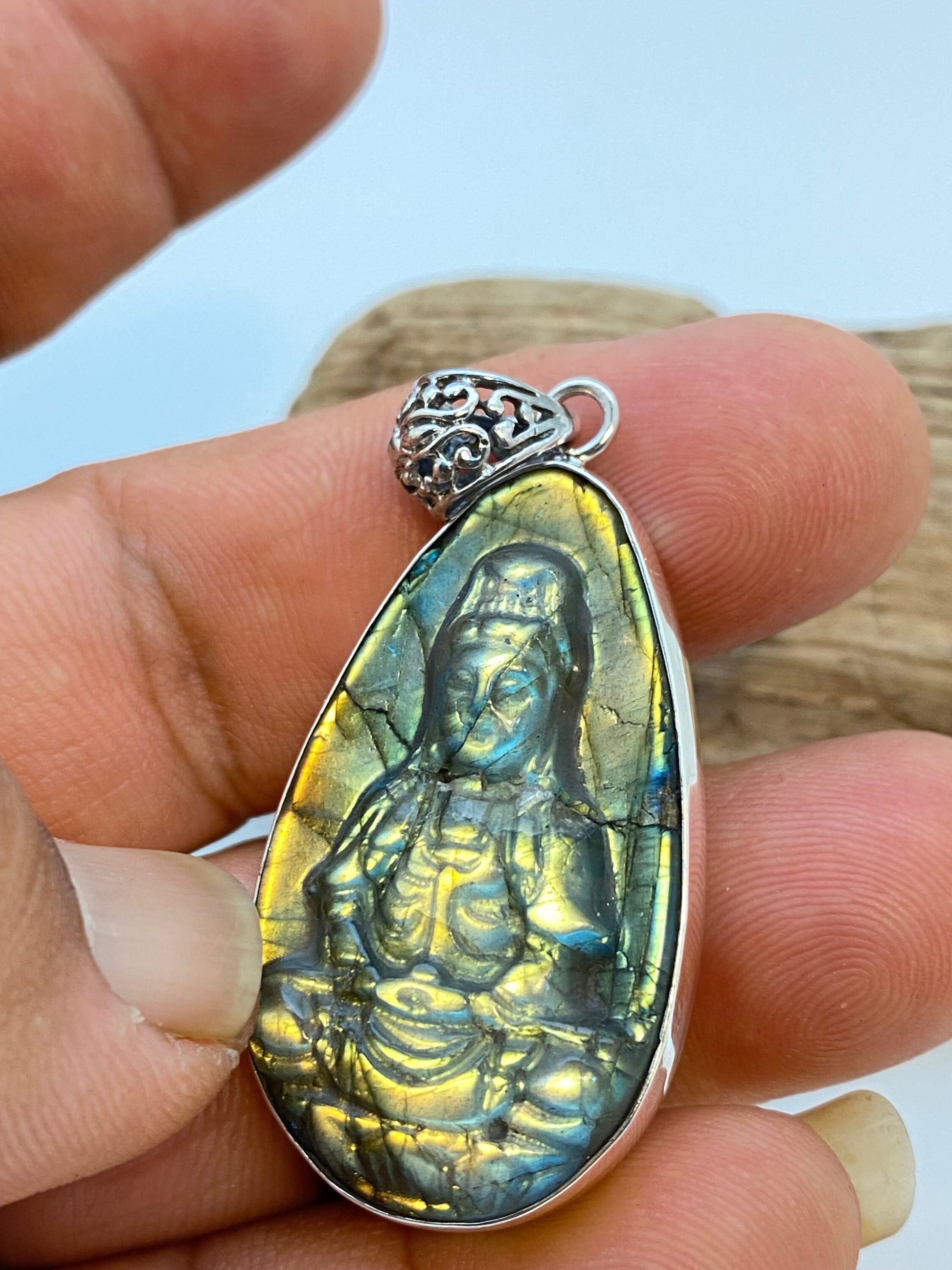 KwanYin, Quanyin, labradorite carved Pendant,Sterling Silver, Boddhisattva, feminine power, protection ,25mmX50mm