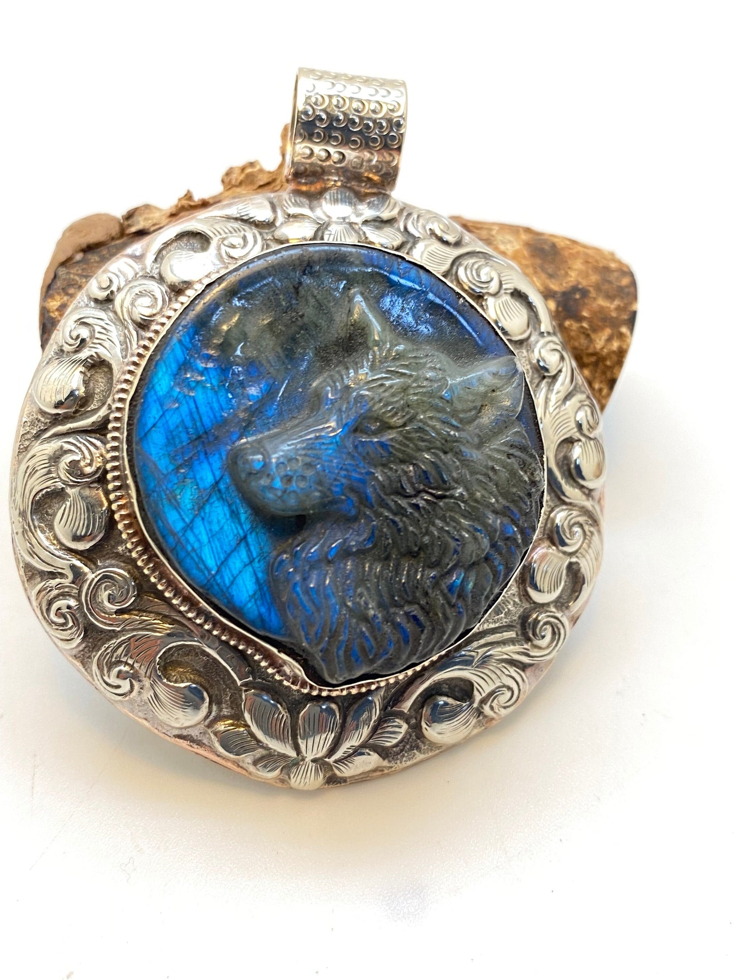 Large wolf pendant,Labradorite, natural stone, handcrafted,Tibetan design,ethnic,handmade,Himalayan,Nepal