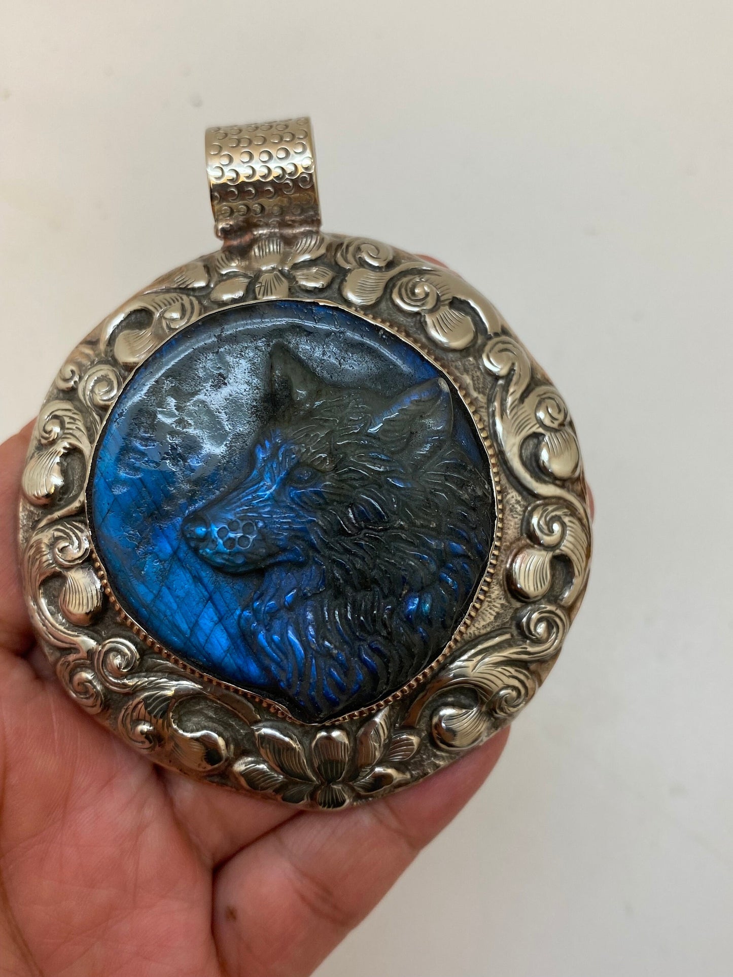 Large wolf pendant,Labradorite, natural stone, handcrafted,Tibetan design,ethnic,handmade,Himalayan,Nepal