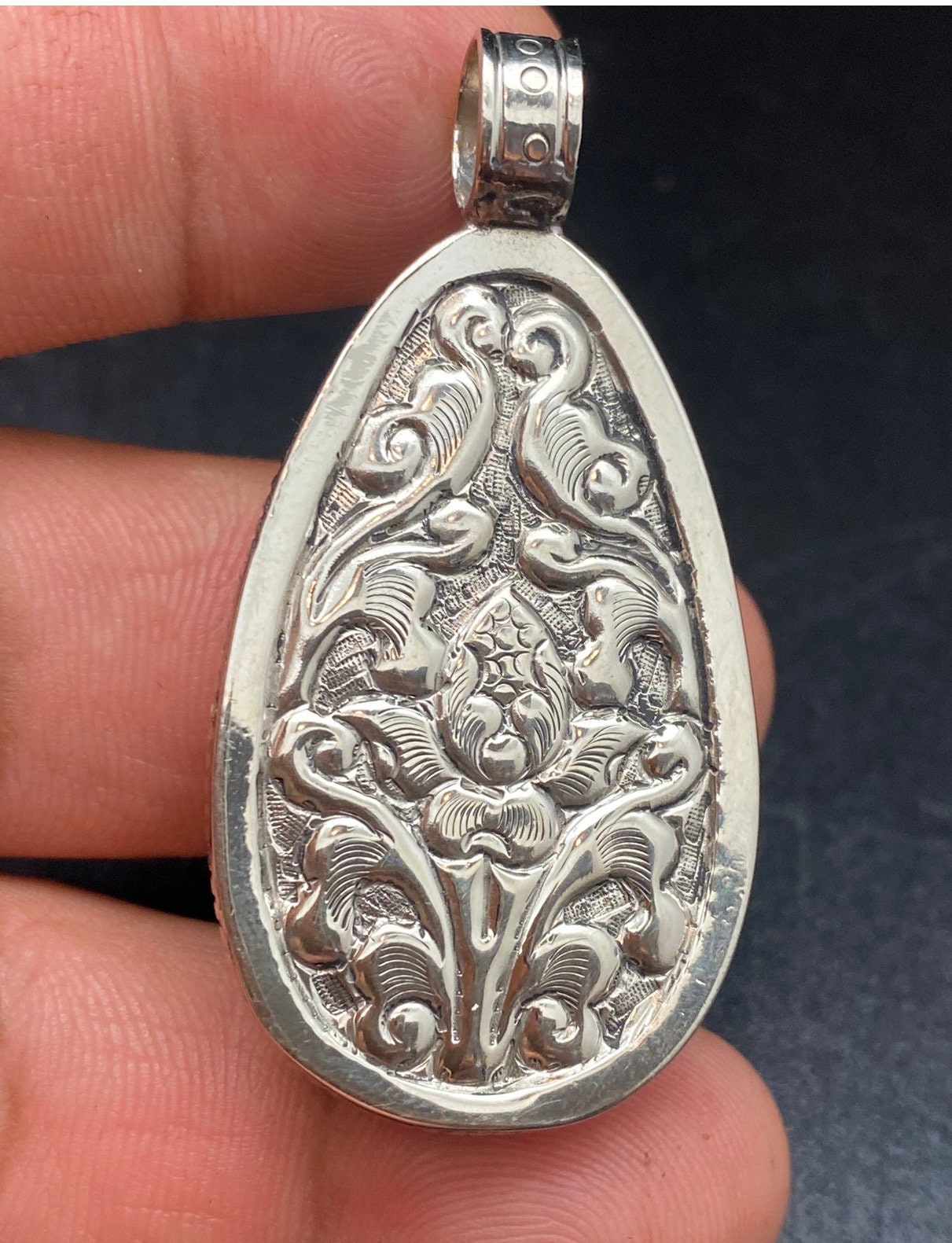 kwan yin ,Quan yin,handcarved labradorite, Tibetan silver, Guanyin Bodhisatwa ,god of compassion,Divine feminine power pendant