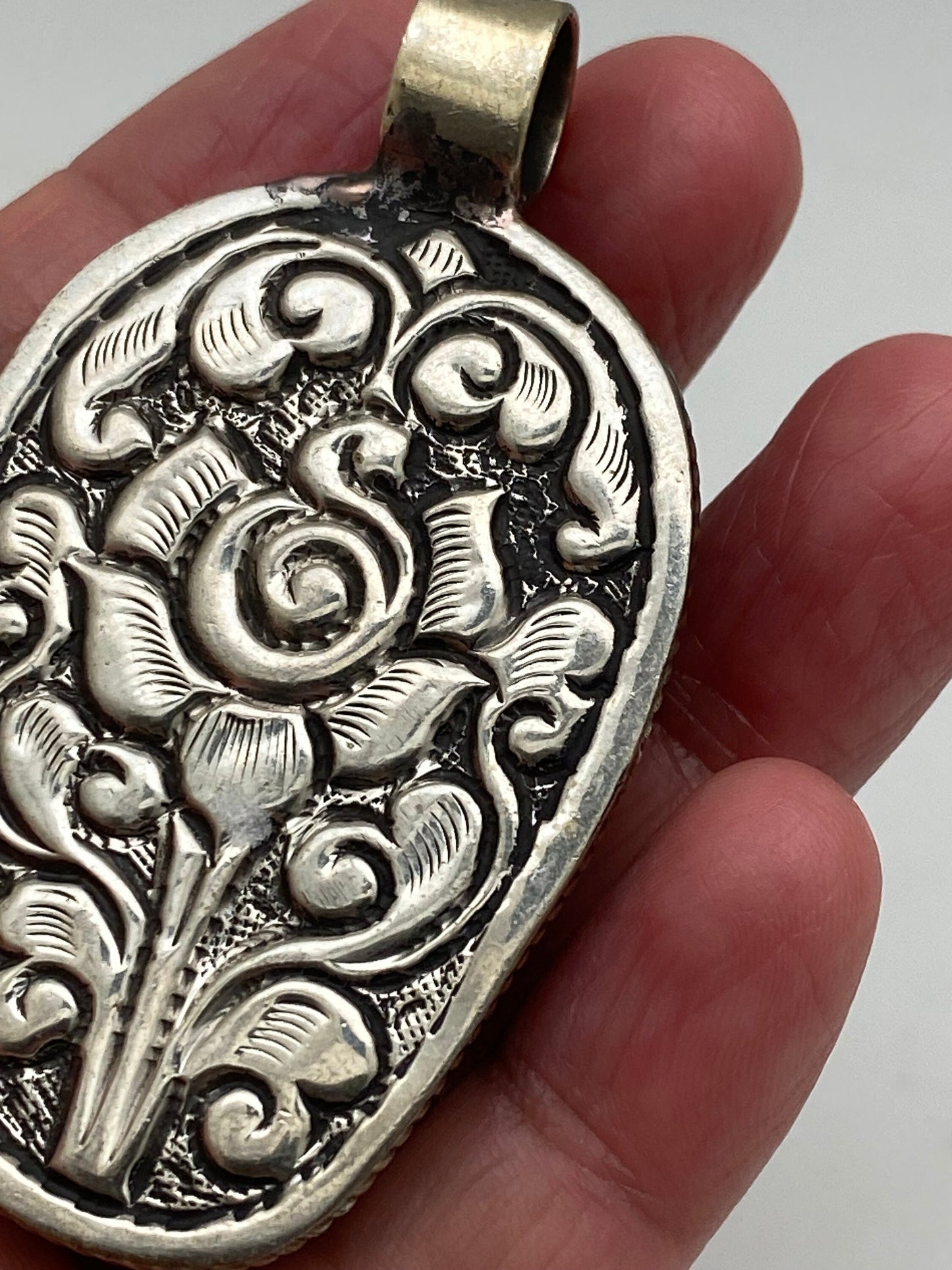 lapis lazuli skull pendant,tibetan silver, handcrafted,ethnic,tibetan design,Himalayan,Nepalese,