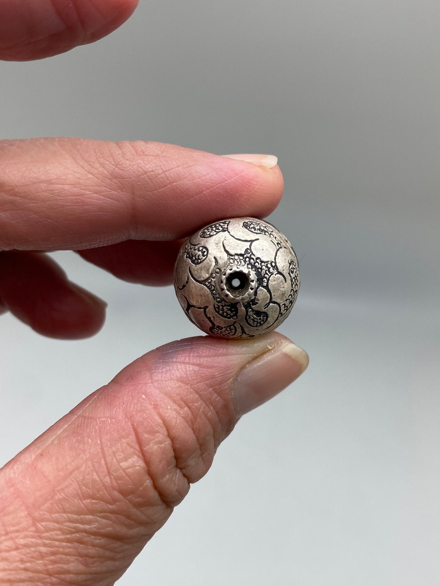 chevron bead, floral cap,handcrafted ,sterling silvercap,Nepalese,Himalayan,listing for one bead