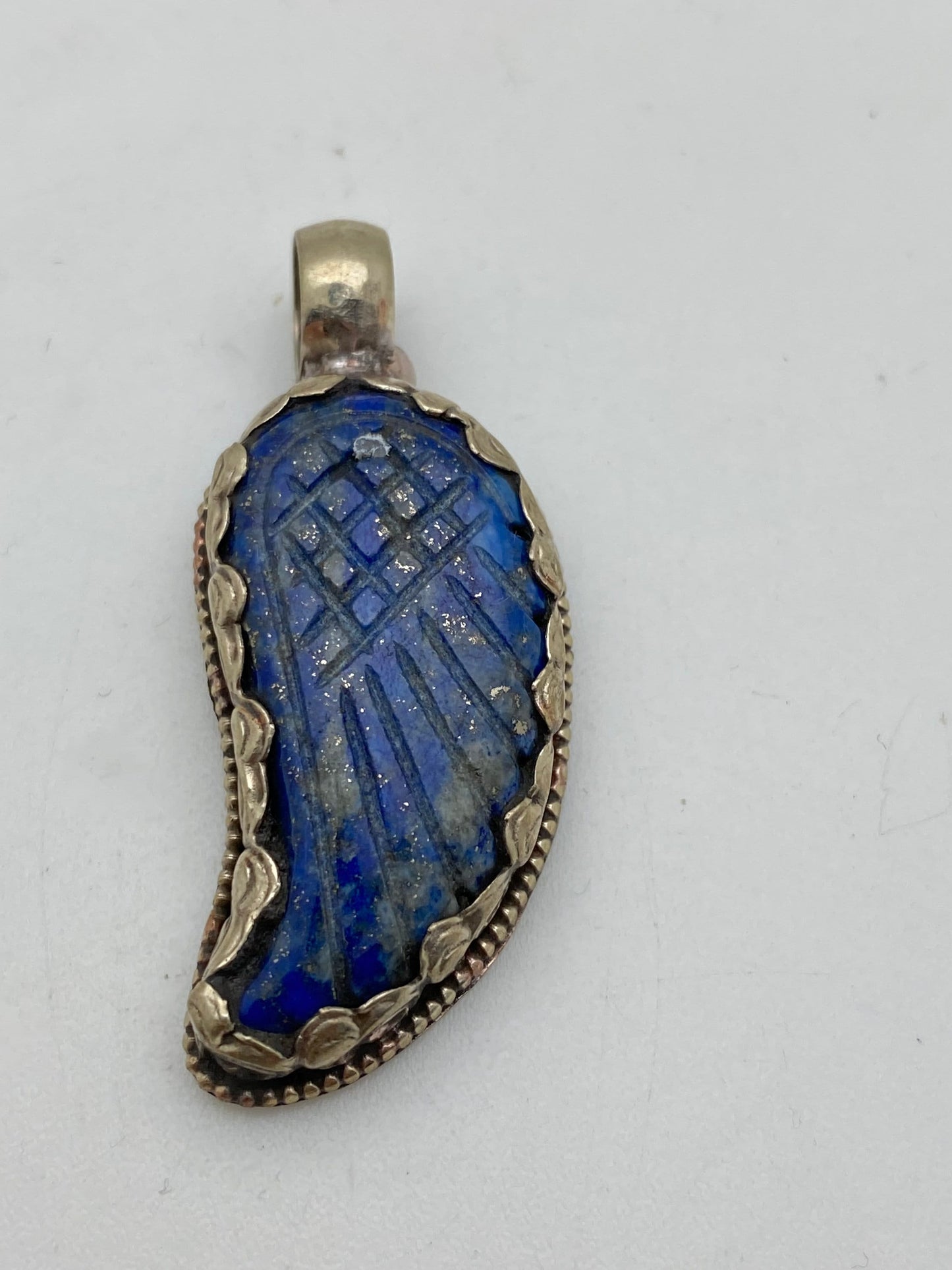 lapis lazuli wing pendant, handcarved, handcrafted, tibetansilver,ethnic design,tibetan design,Himalayan,Nepal