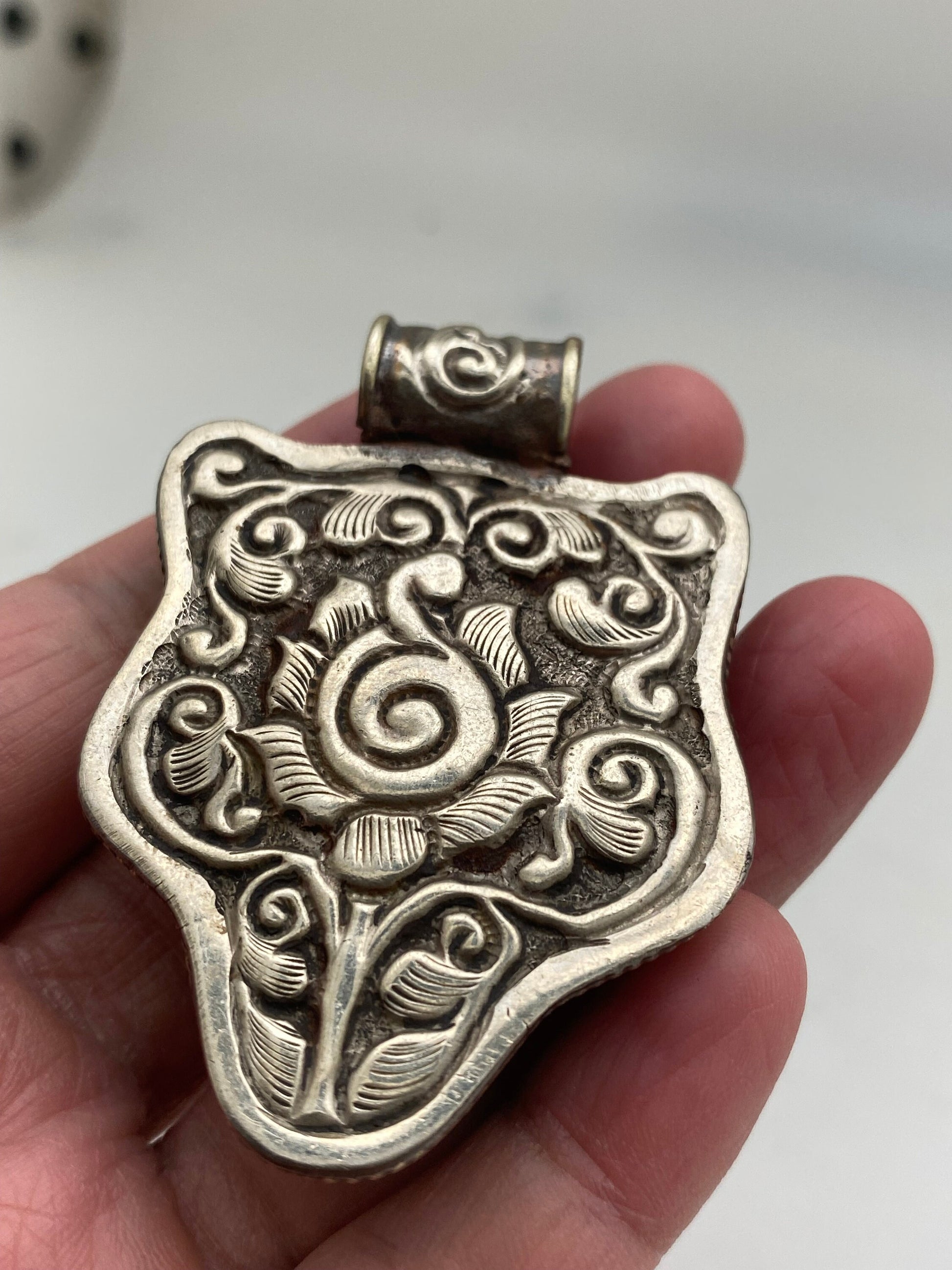 labradorite carved bear pendant,animal pendant, handcrafted,tibetan silver, animal lover,ethnic,Tibetan design,Himalayan,Nepalese,