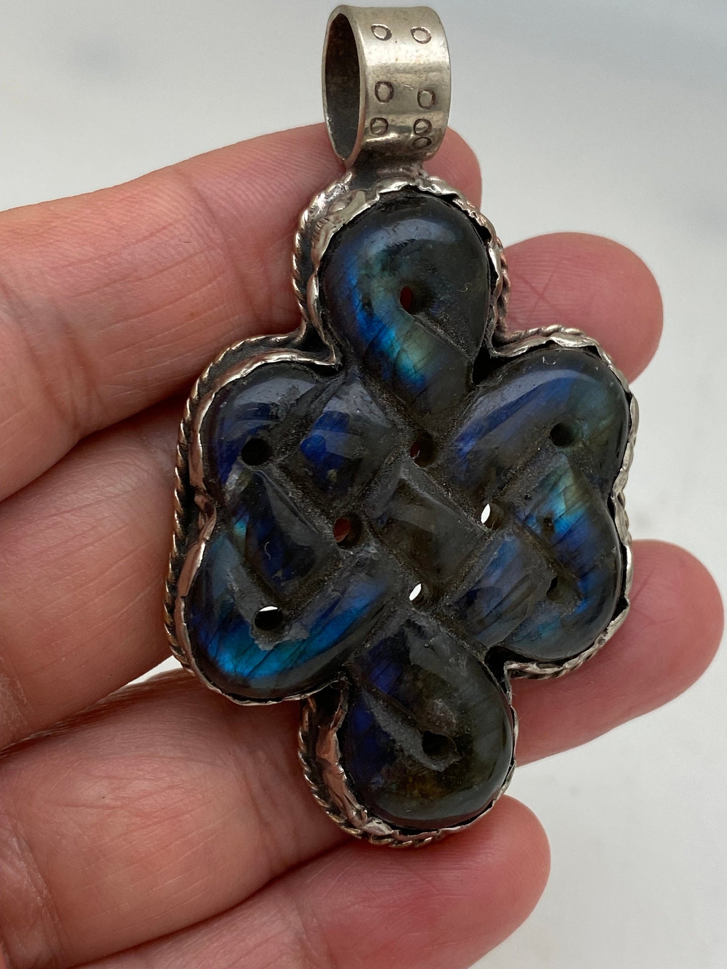 Endless knot pendant, natural labradorite master handcrafted,tibetan silver, ethnic,Himalayan,Nepalese,tribal,natural stone