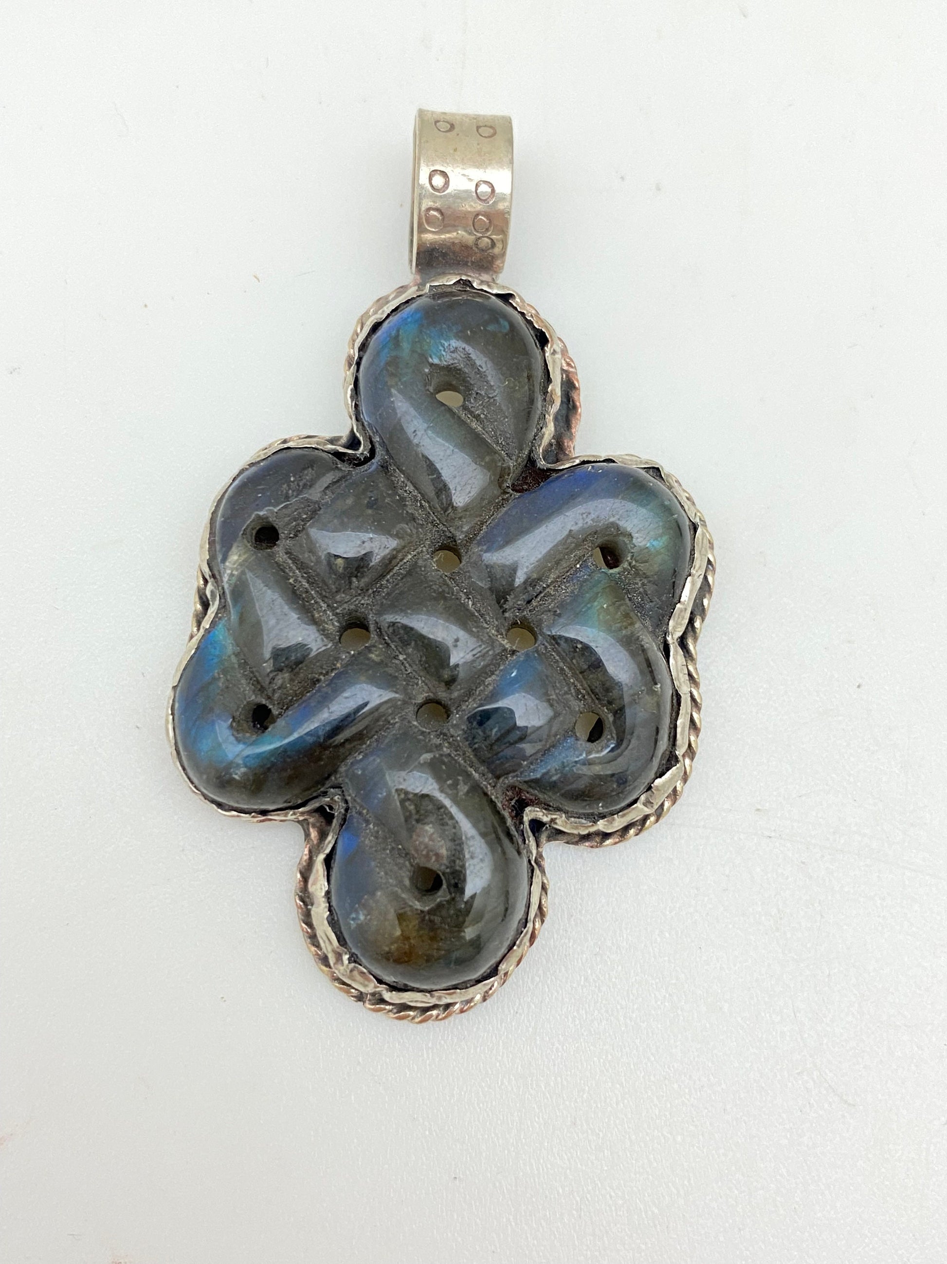 Endless knot pendant, natural labradorite master handcrafted,tibetan silver, ethnic,Himalayan,Nepalese,tribal,natural stone