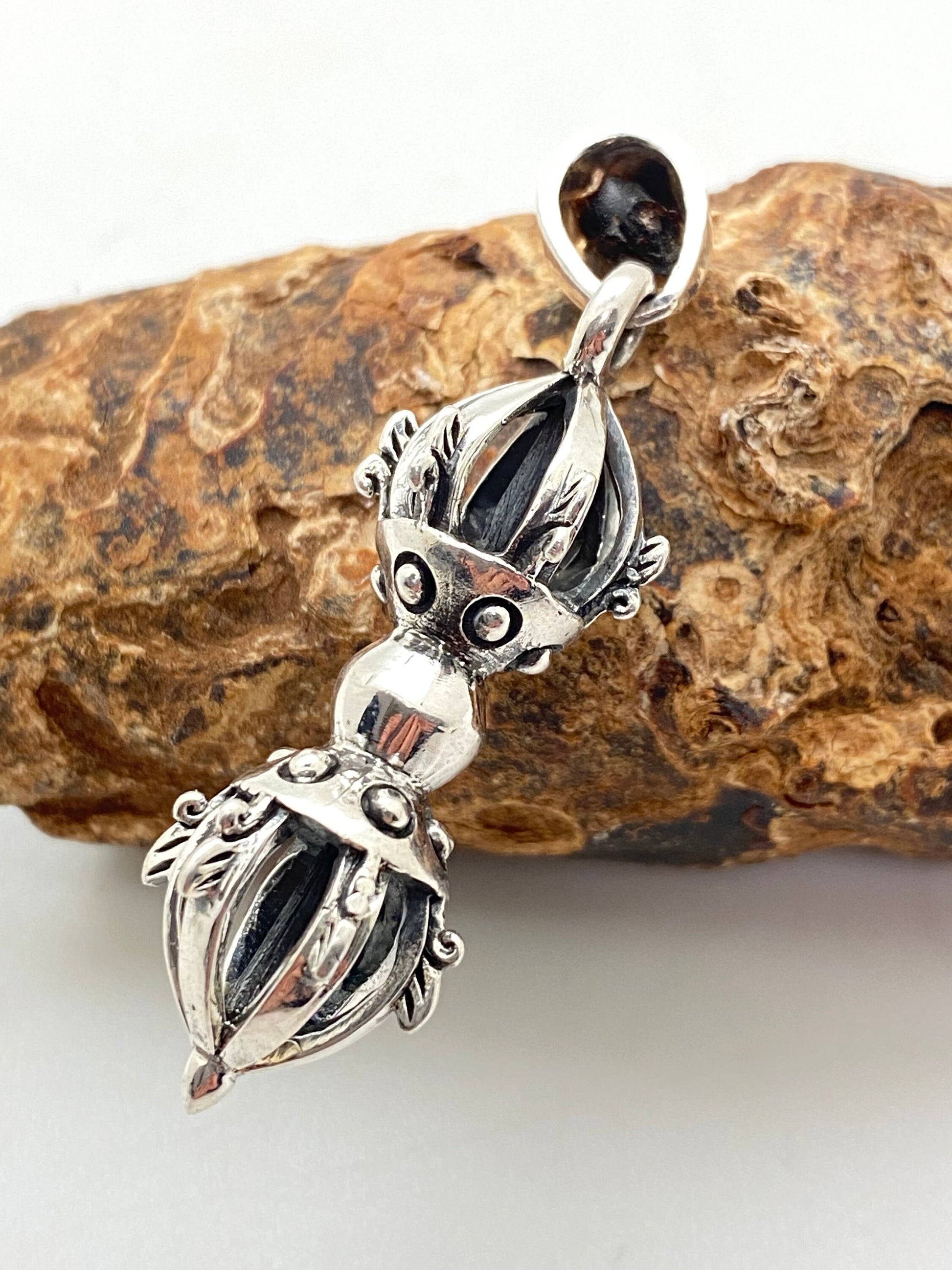Vajra pendant,sterling silver,handcrafted,meditation,spiritual,Himalayan,Nepalese