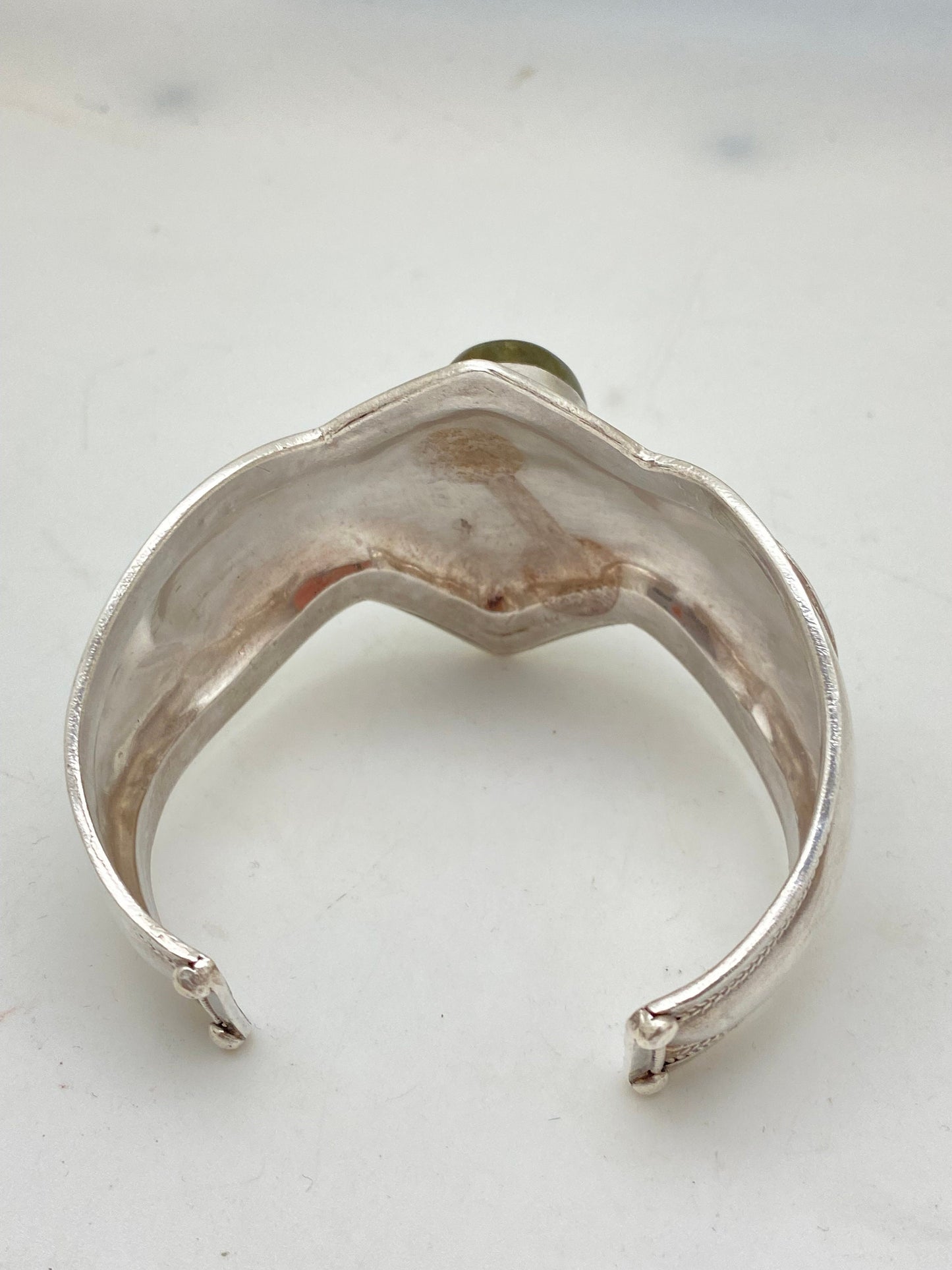 Bangle,filgree bangle in sterling silver, set with labradorite, handcrafted,Nepalese