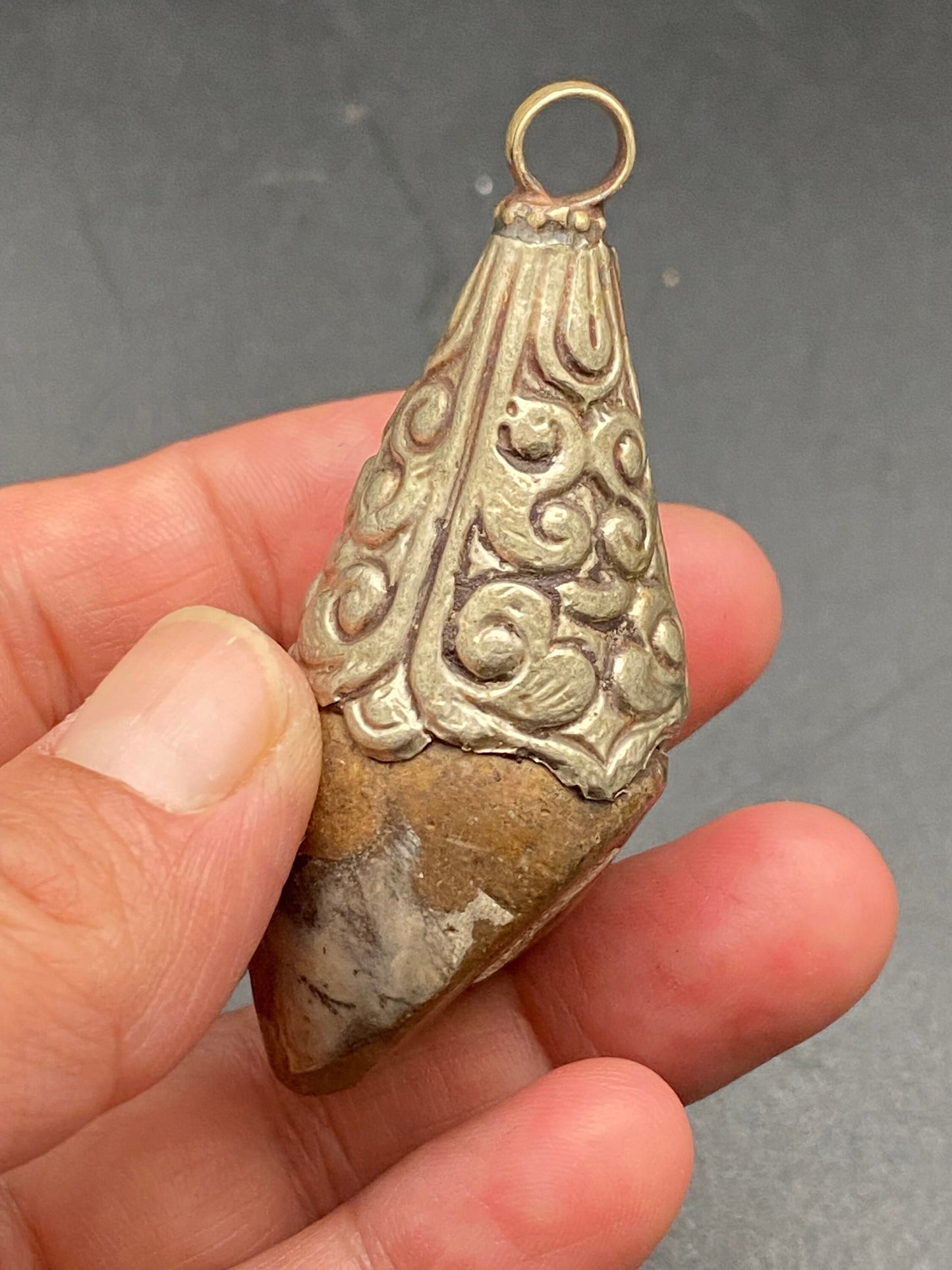 Agate pendant, handcrafted,Tibetan silver,Ethnic design,Nepalese