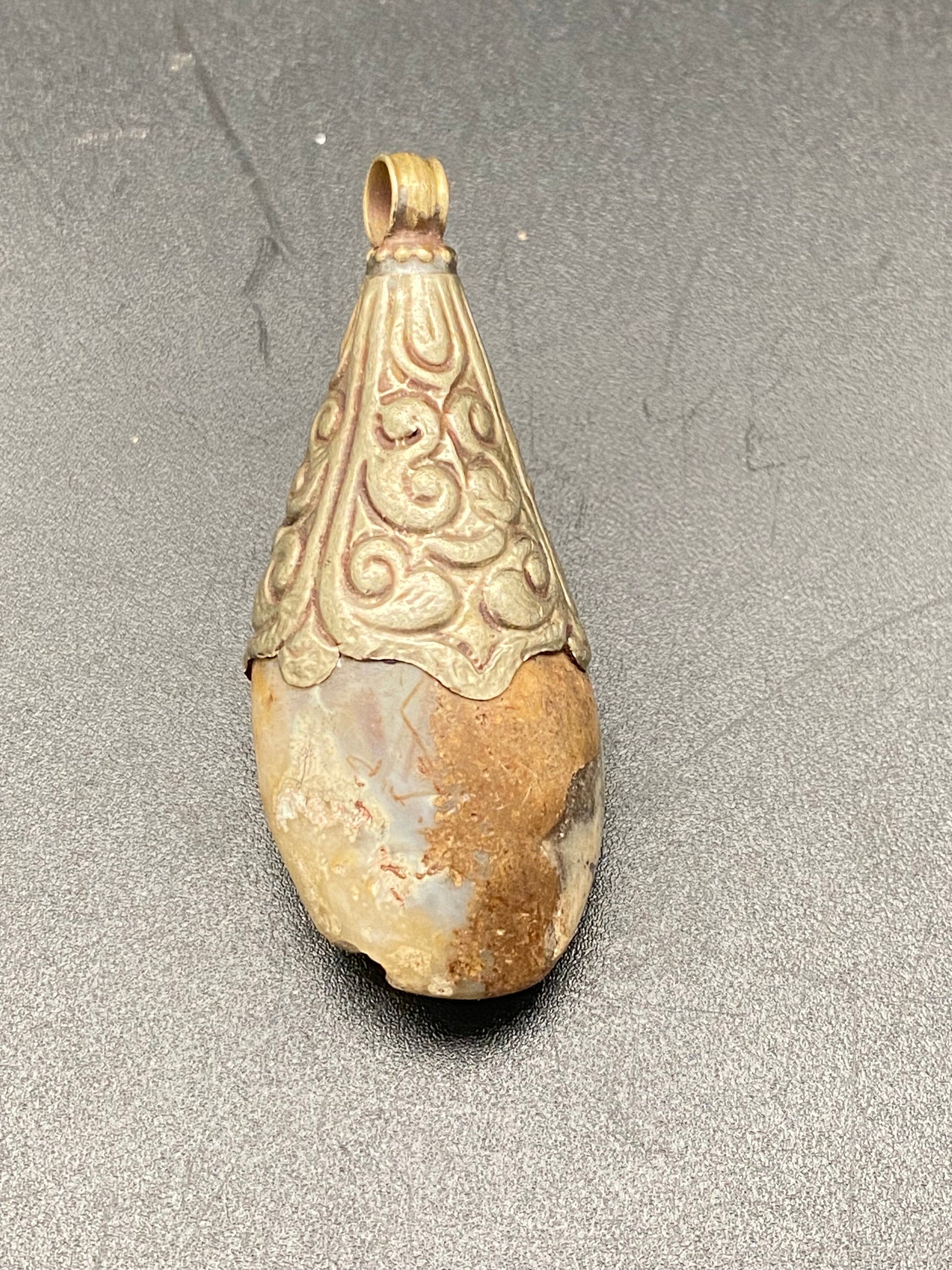 Agate pendant, handcrafted,Tibetan silver,Ethnic design,Nepalese