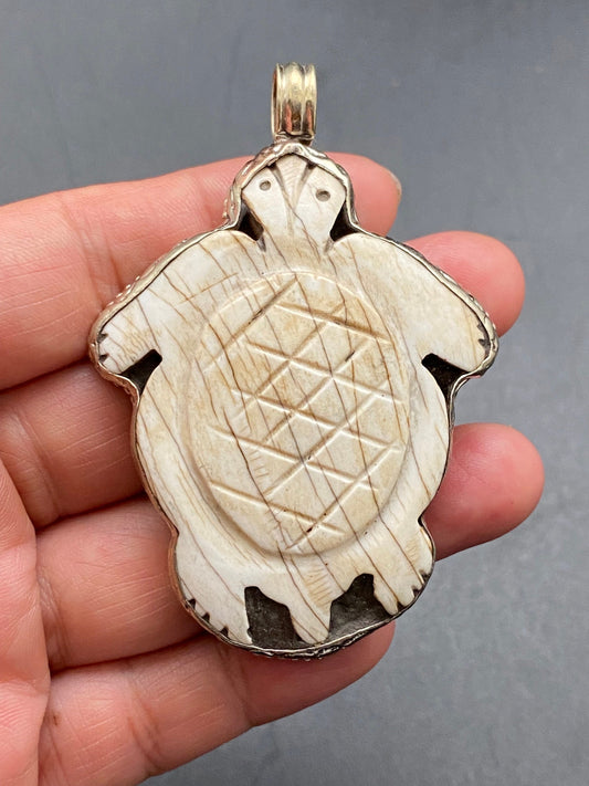 Turtle pendant,Shell carved turtle,handcrafted,Tibetan silver,Nepalese