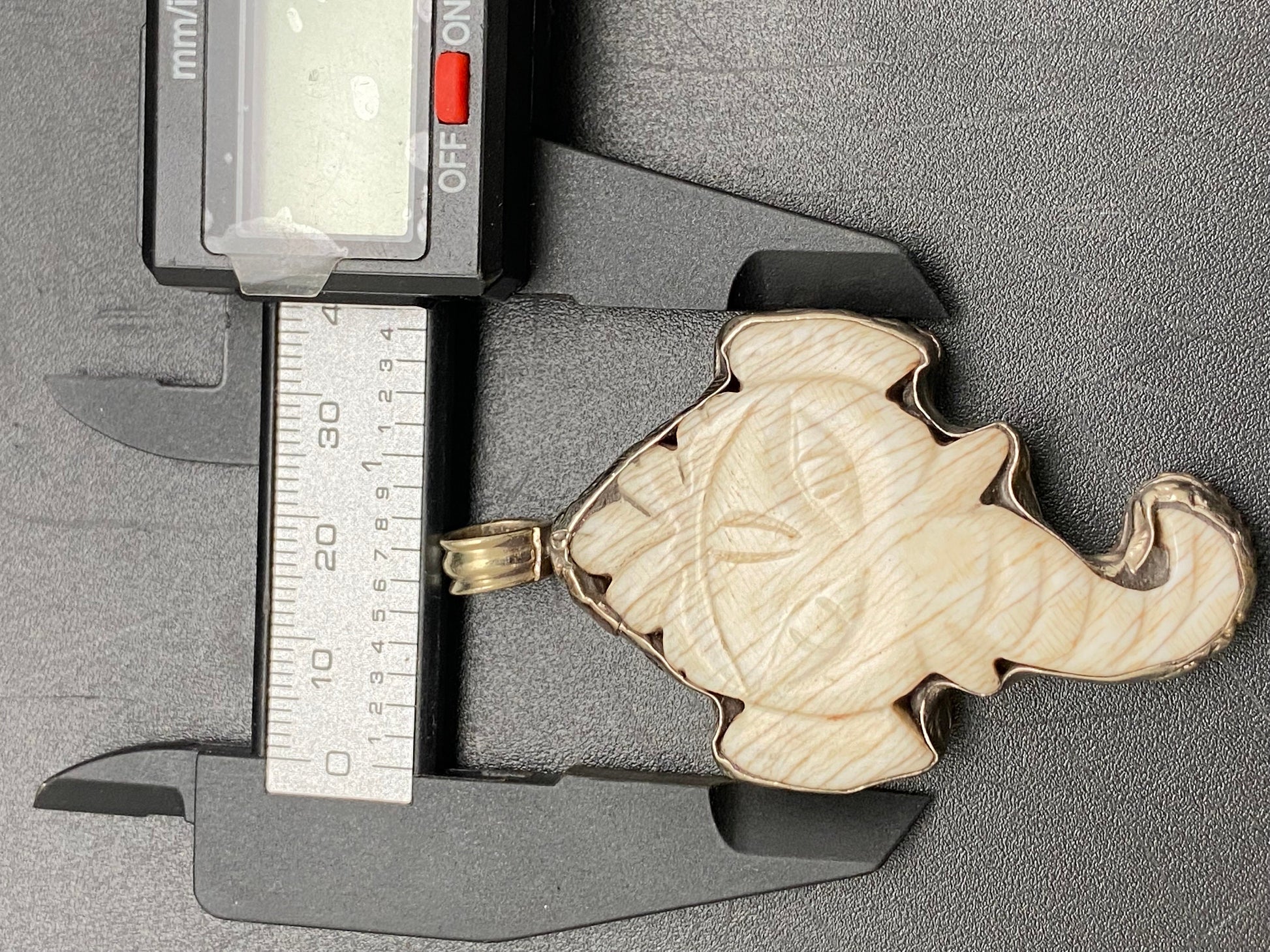 Ganesh pendant,shell carved,handcrafted,amulet,spiritual,protection,meditation,hindu deity,Nepalese