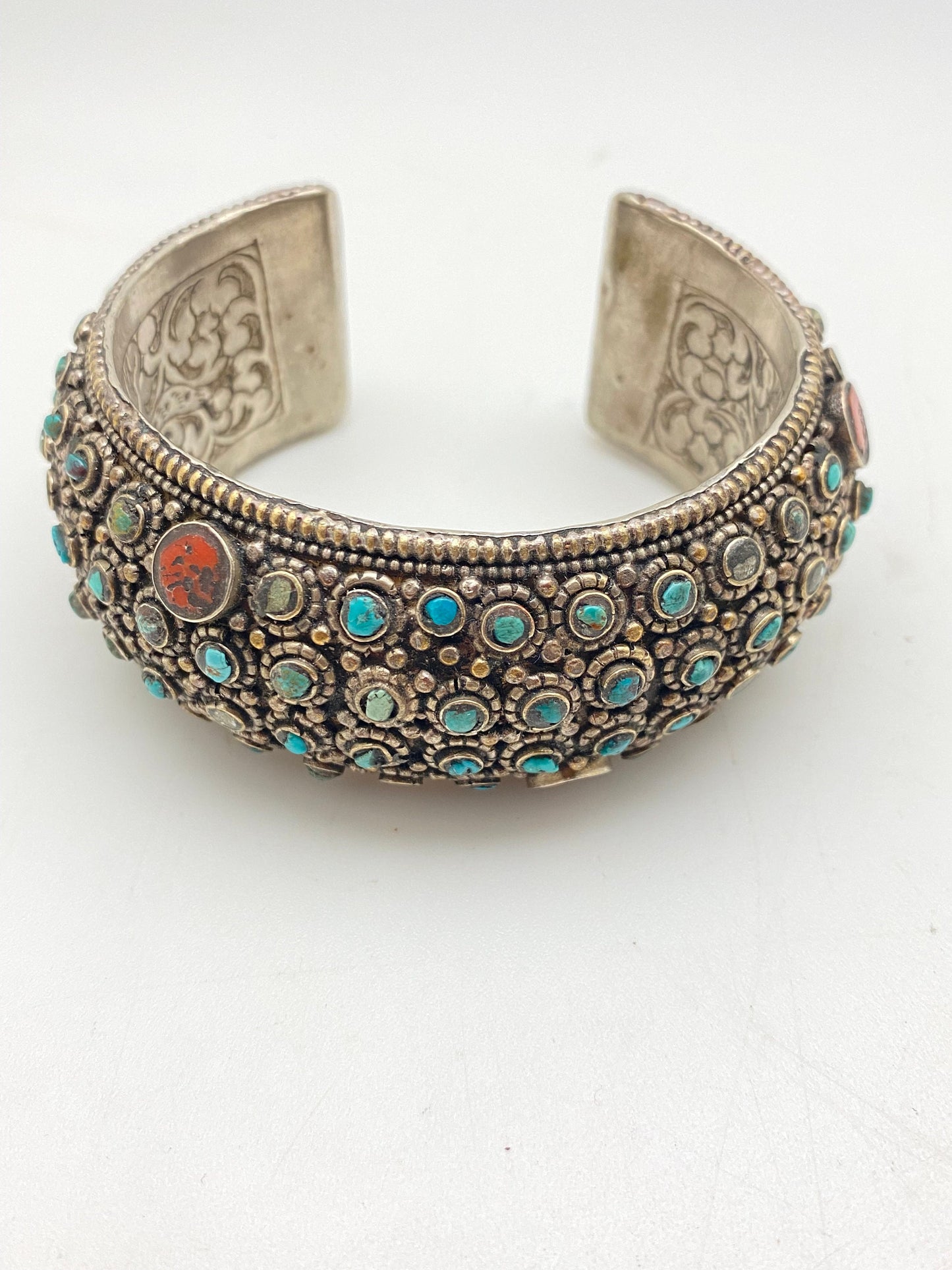 turquoise,coral bangle,cuff bracelet, handcrafted,ethnic design,tibetan silver,ethnic design,tibetan design,himalayan,Nepalese