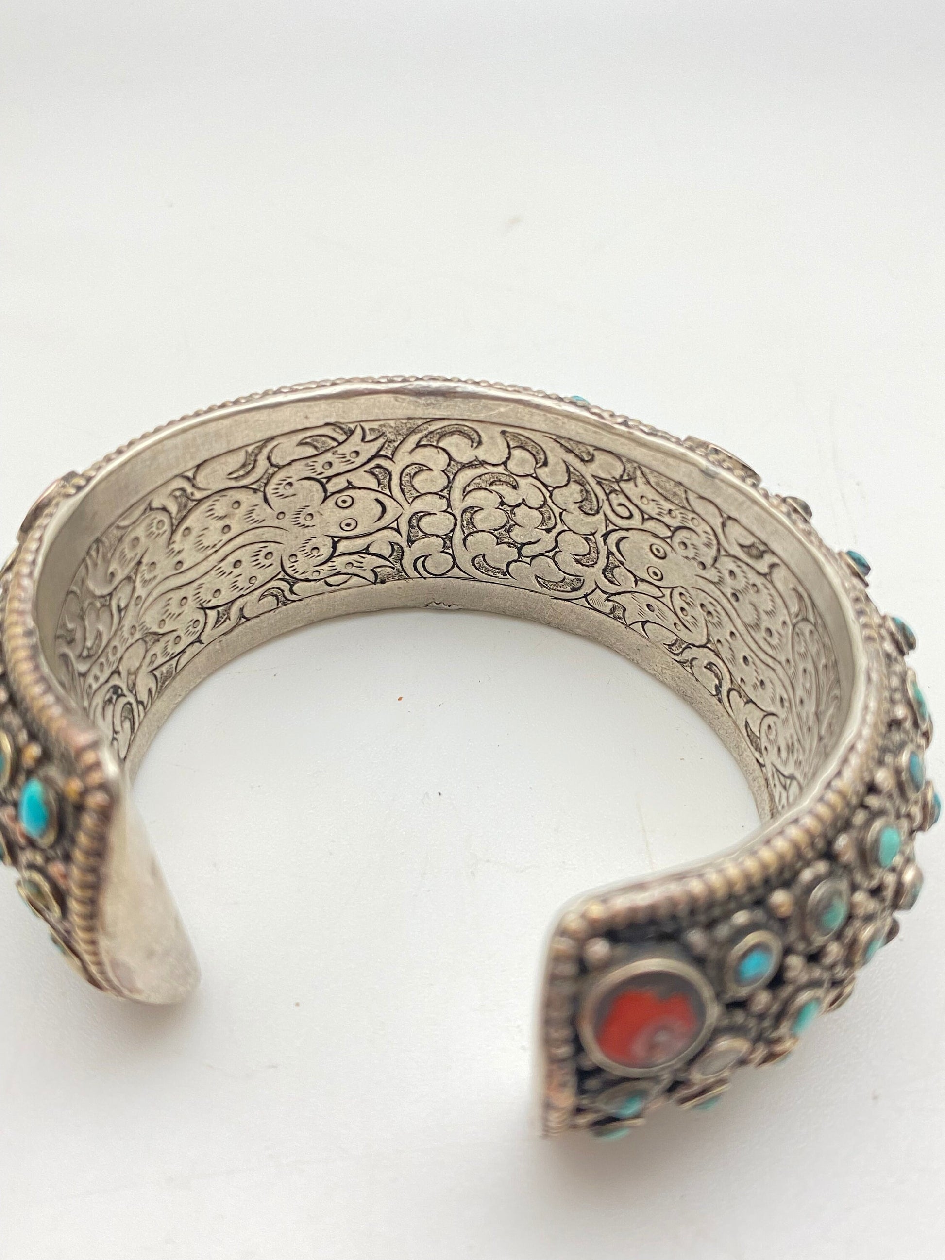 turquoise,coral bangle,cuff bracelet, handcrafted,ethnic design,tibetan silver,ethnic design,tibetan design,himalayan,Nepalese