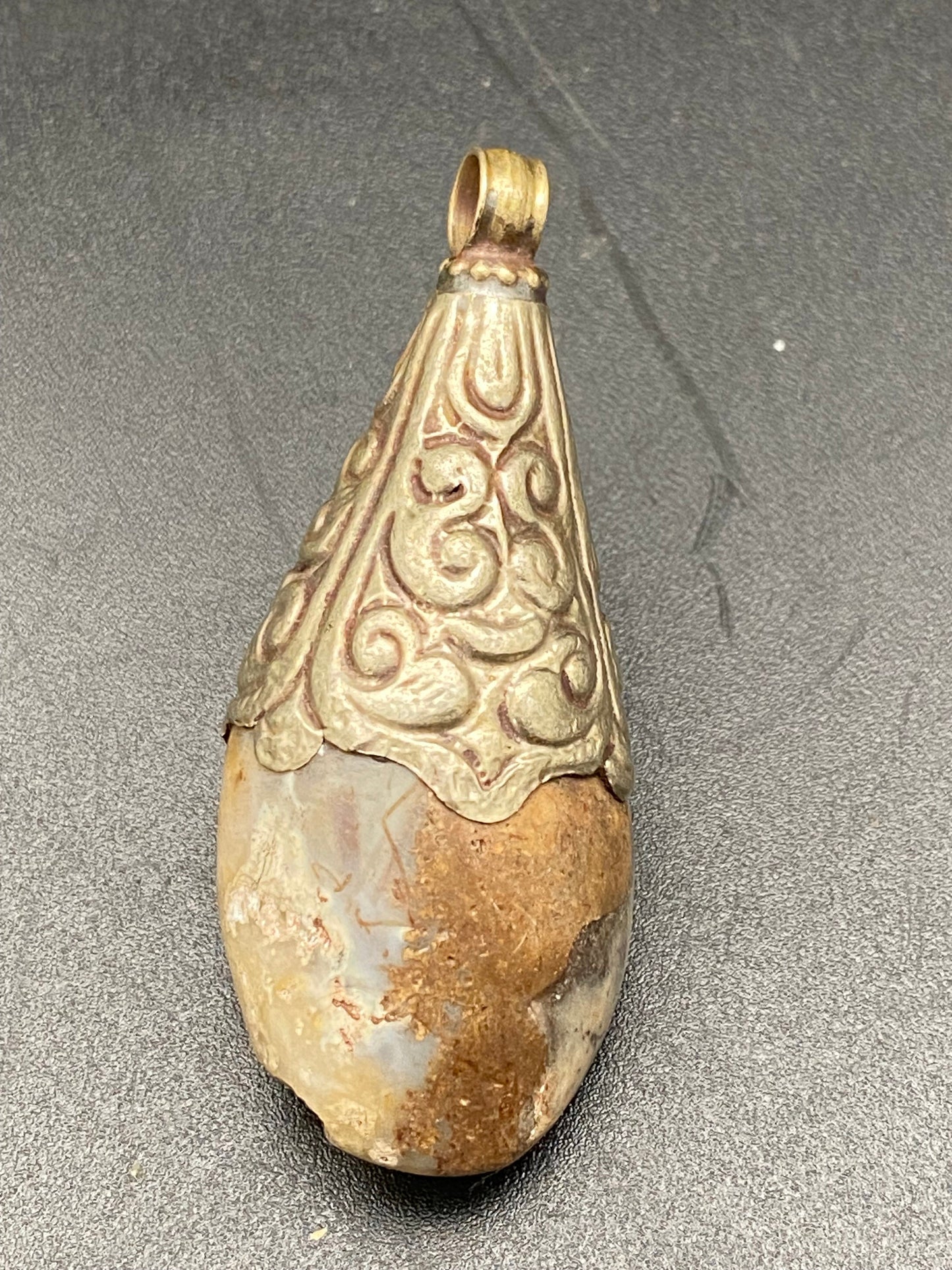Agate pendant, handcrafted,Tibetan silver,Ethnic design,Nepalese