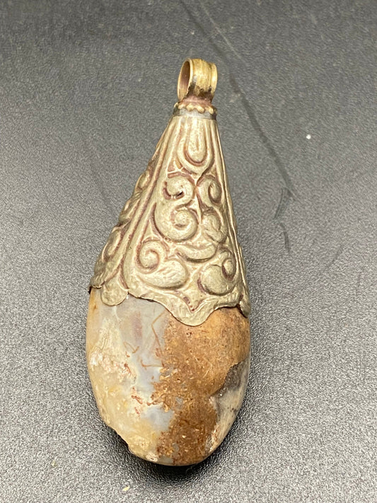 Agate pendant, handcrafted,Tibetan silver,Ethnic design,Nepalese