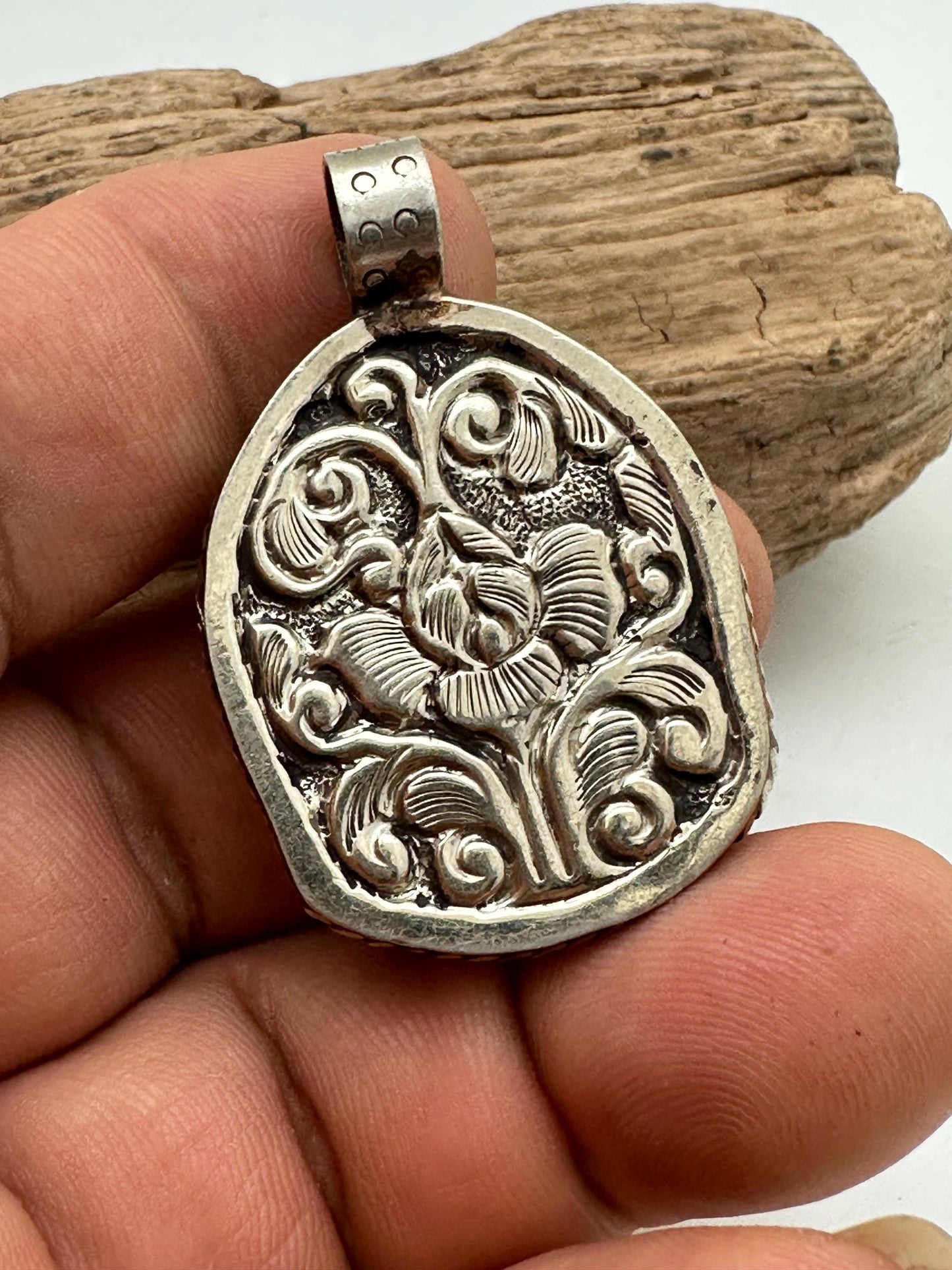 buddha pendant, natural labradorite carving, Buddhist amulet
