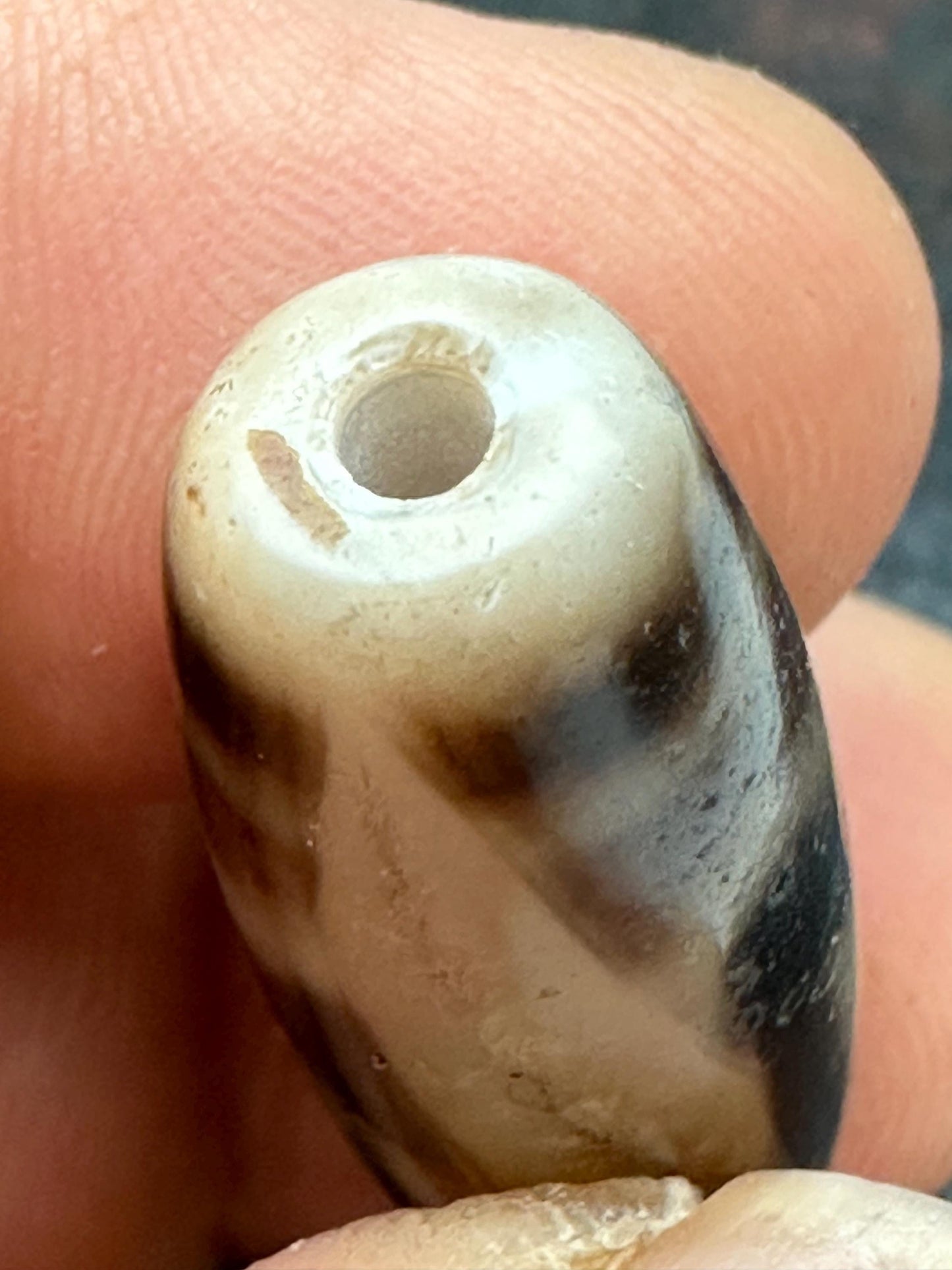 Dzi bead, Tibetan bead, natural gate, heaven and Earth