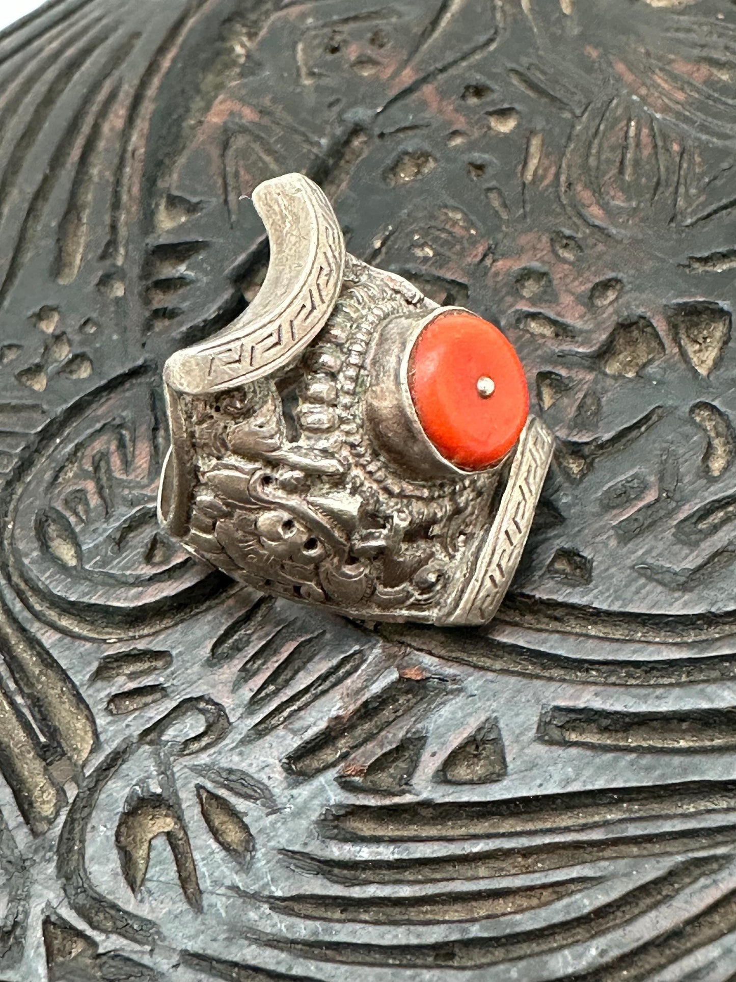 Handcrafted Tibetan Sterling Silver Saddle Ring: Natural Coral