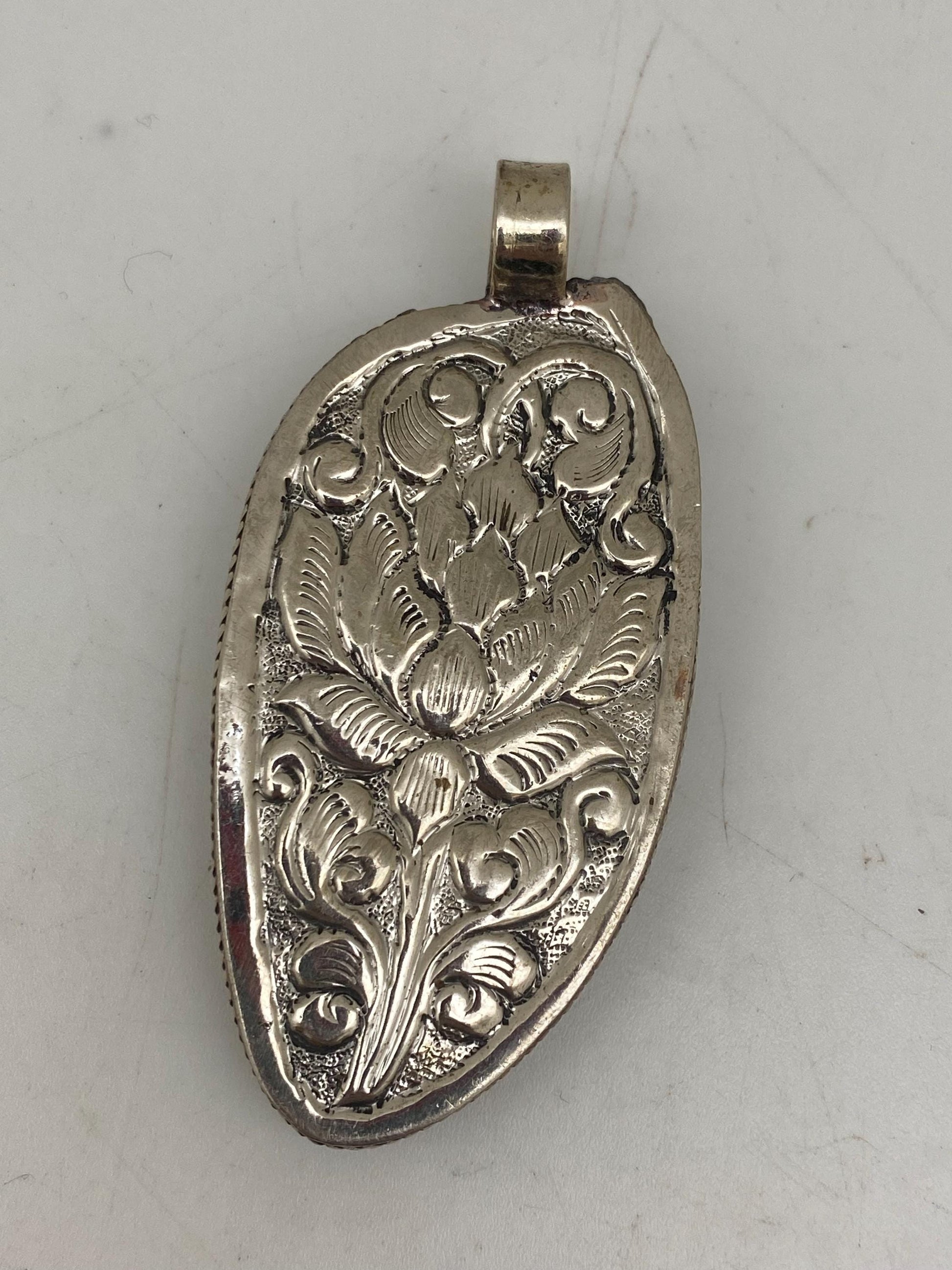 Horse pendant,bone carved two horse pendant,handcrafted,animal pendant,Tibetan silver, Nepalese,