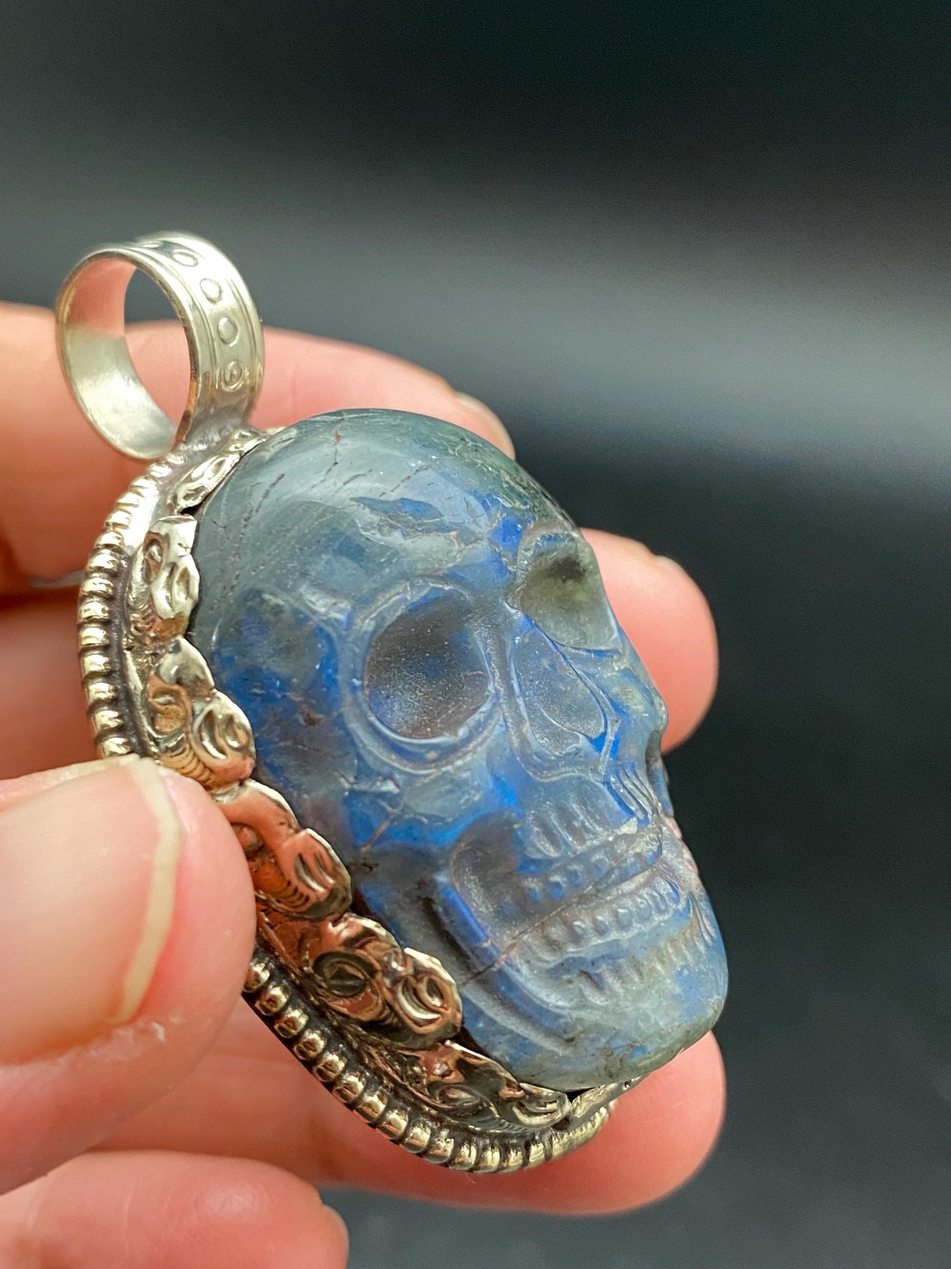 Labradorite carved skull pendant, handcrafted,Tibetan silver pendant,Nepalese,ethnic style