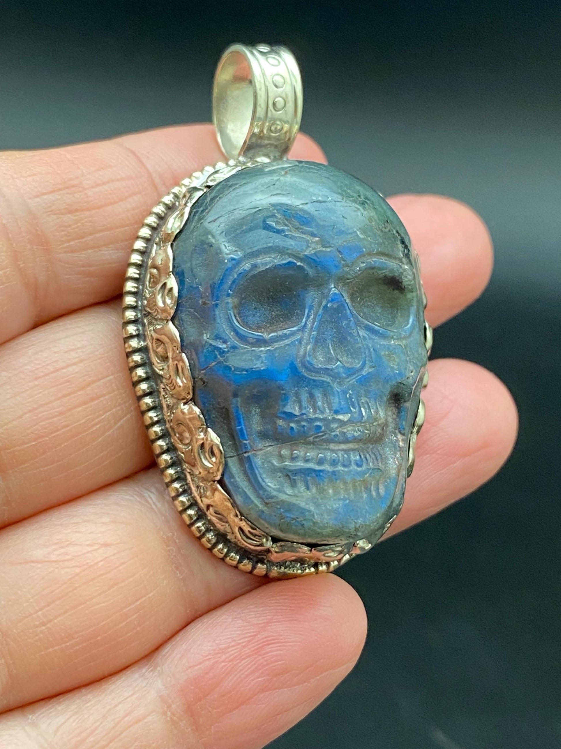 Labradorite carved skull pendant, handcrafted,Tibetan silver pendant,Nepalese,ethnic style