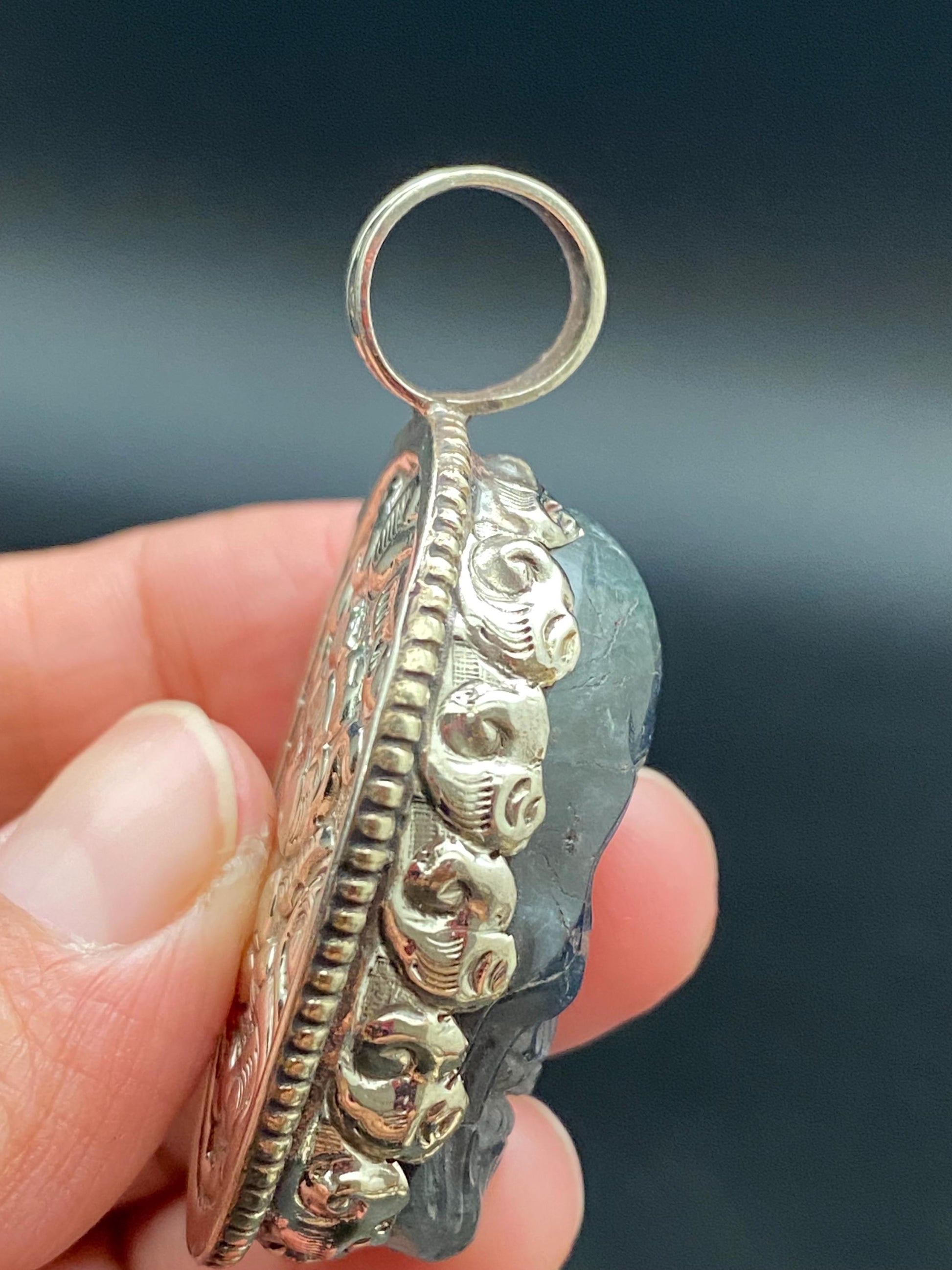 Labradorite carved skull pendant, handcrafted,Tibetan silver pendant,Nepalese,ethnic style