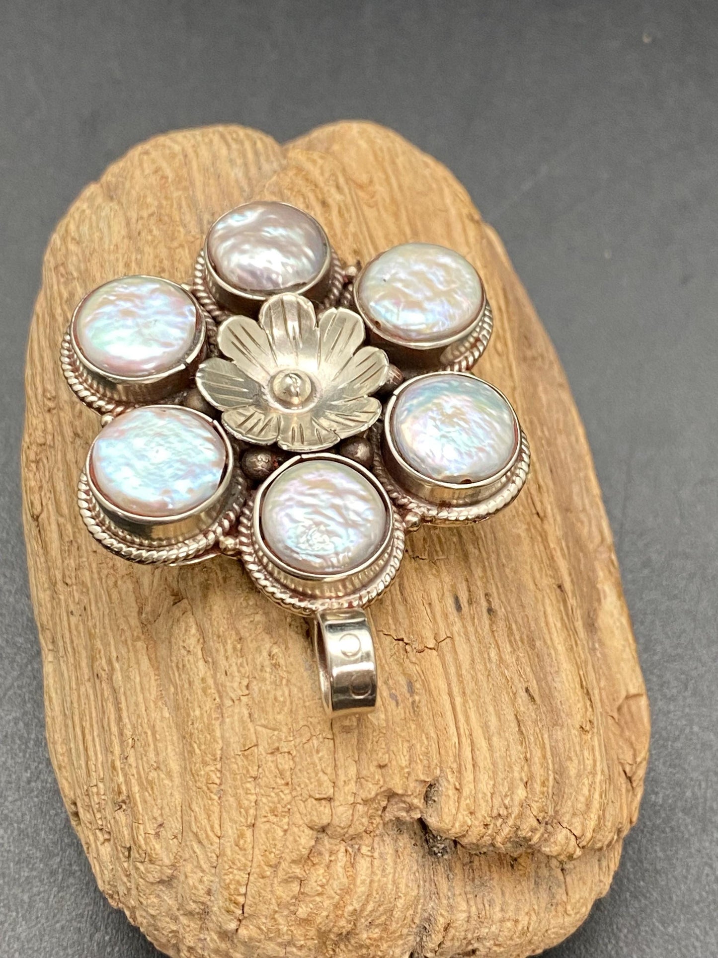Flower pendant,mother of pearl,handcrafted,Tibetan silver,ethnic style, Tibetan reposse silver
