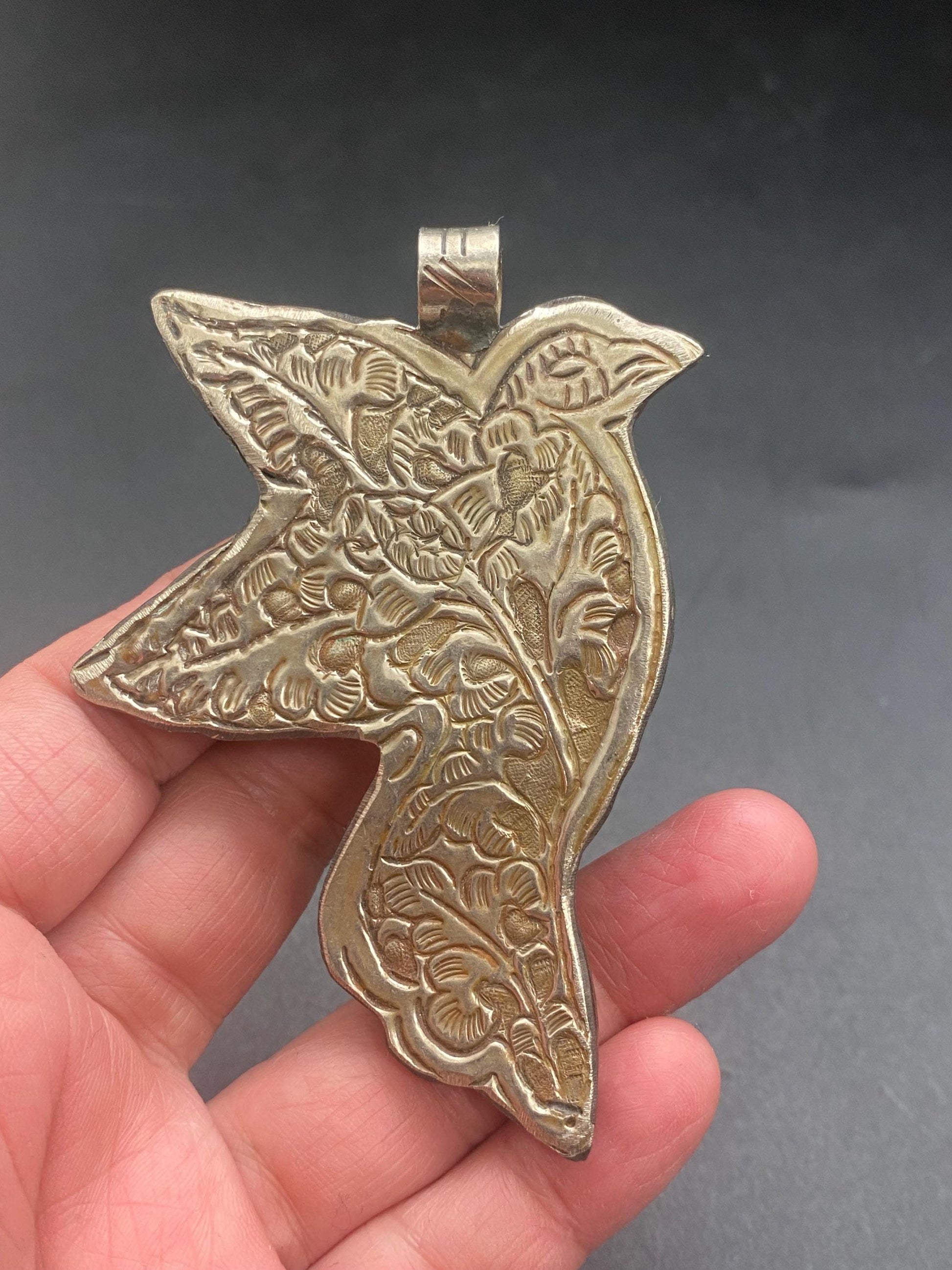 bird pendant,howlite turquoise, handcrafted,Tibetan silver,ethnic style,Nepalese