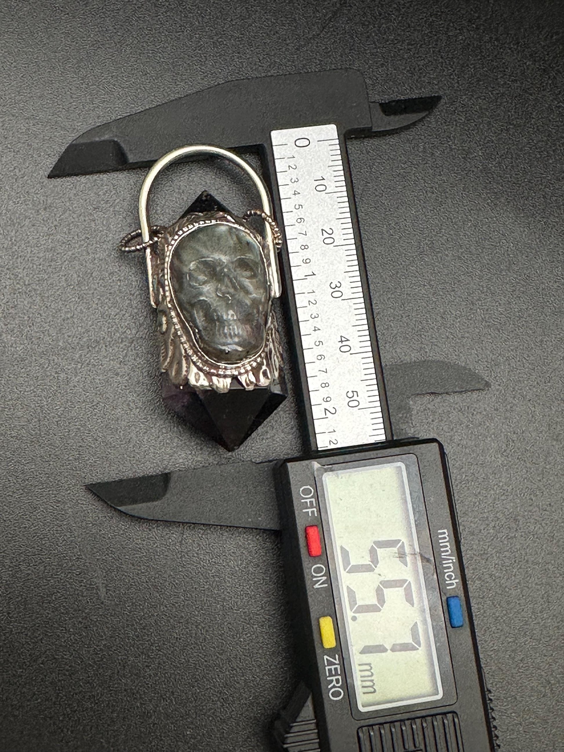 healing pendant, amethyst, labradorite skull spiritual amulet,