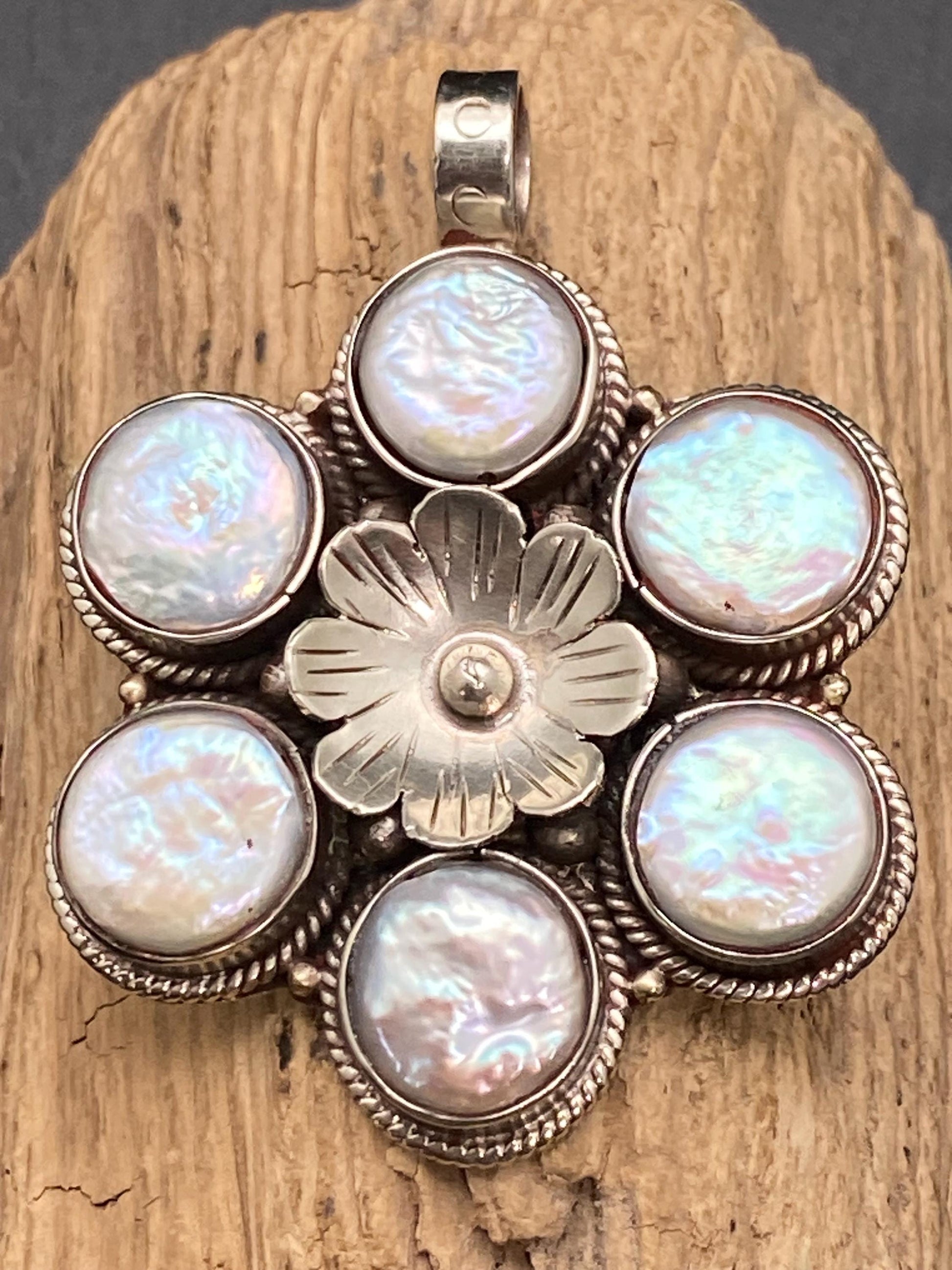 Flower pendant,mother of pearl,handcrafted,Tibetan silver,ethnic style, Tibetan reposse silver