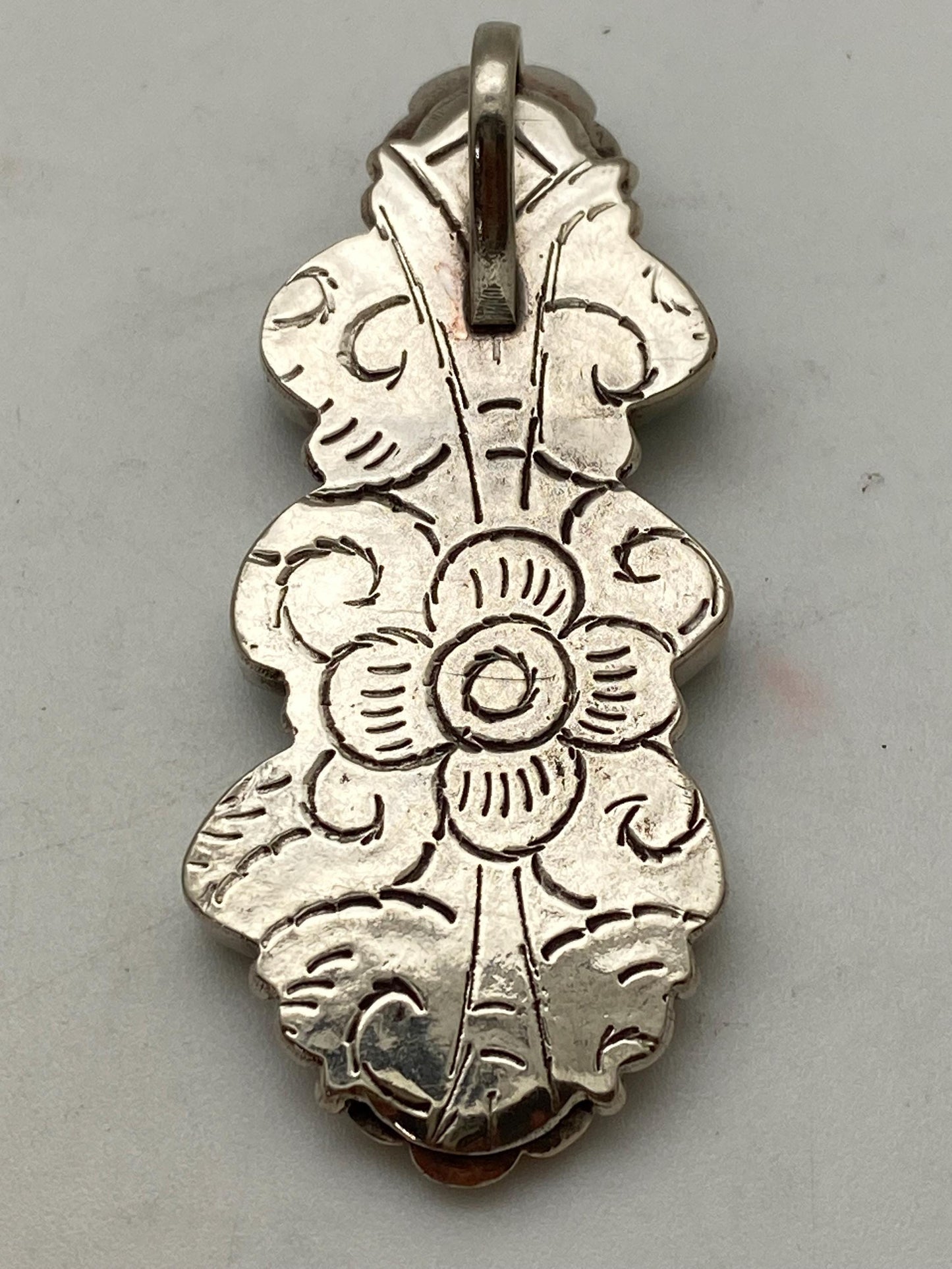 Turquoise pendant, floral pendant, Tibetan réposse silver, handcrafted,Himalayan Nepalese
