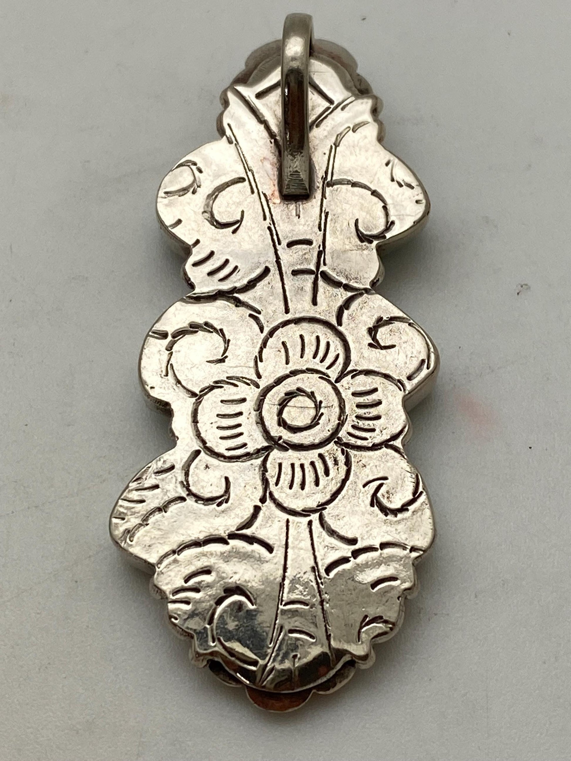 Turquoise pendant, floral pendant, Tibetan réposse silver, handcrafted,Himalayan Nepalese