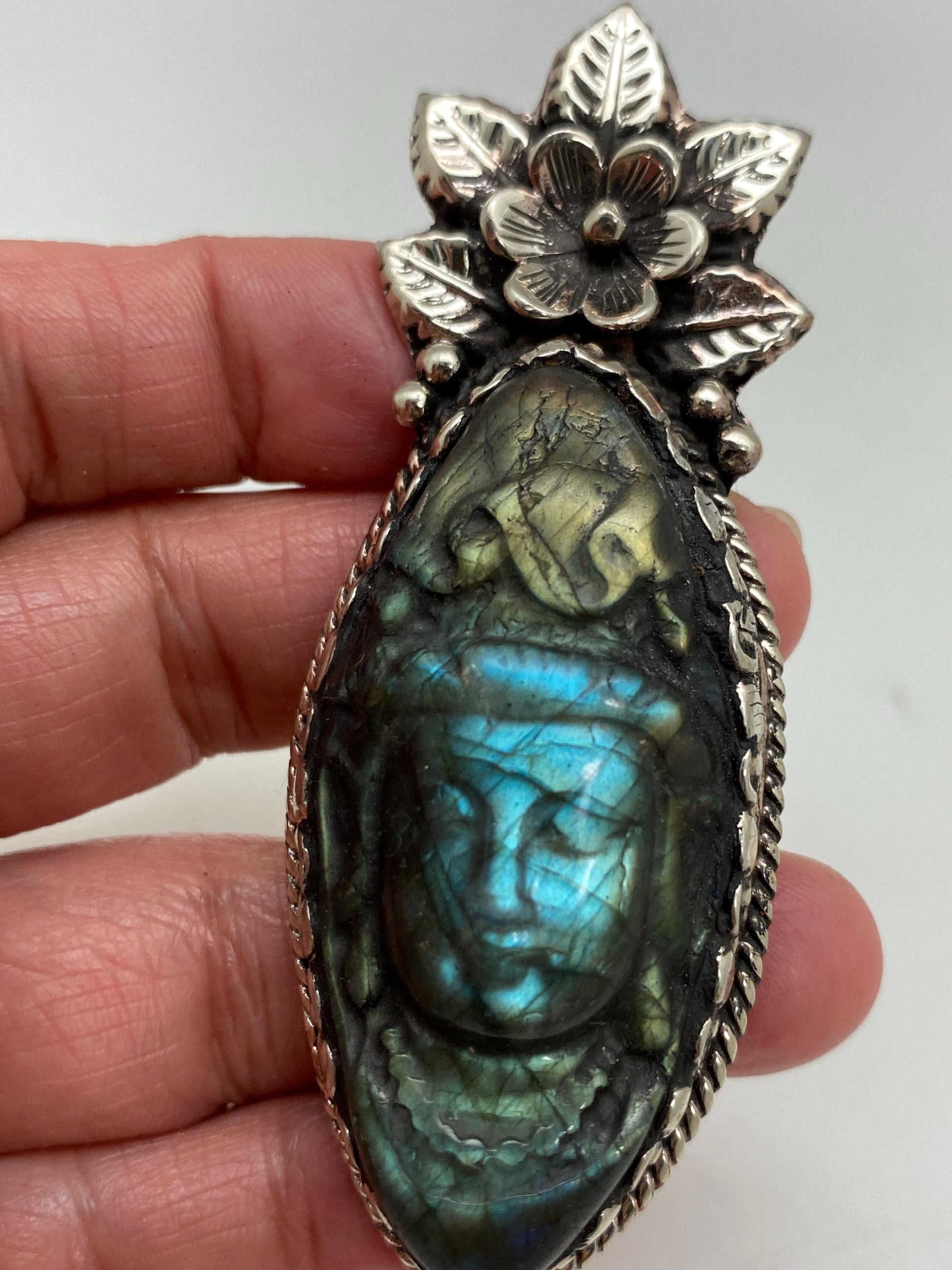 Handcrafted Labradorite Kwan Yin Pendant: Tibetan Silver Flower