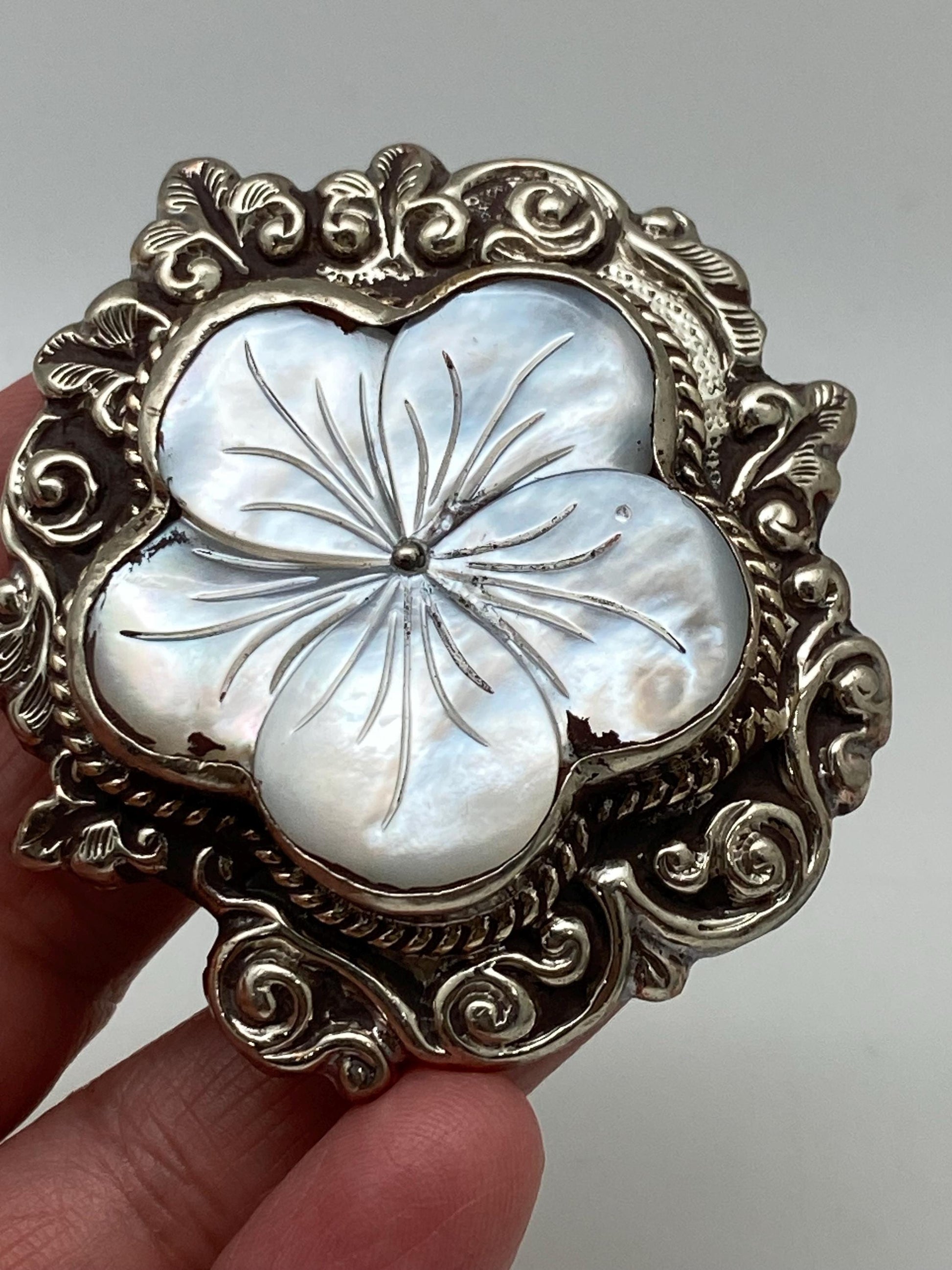 Orchid flower pendant, mother of pearl, handcrafted, Tibetan silver,Flower,ethnic style,Nepalese