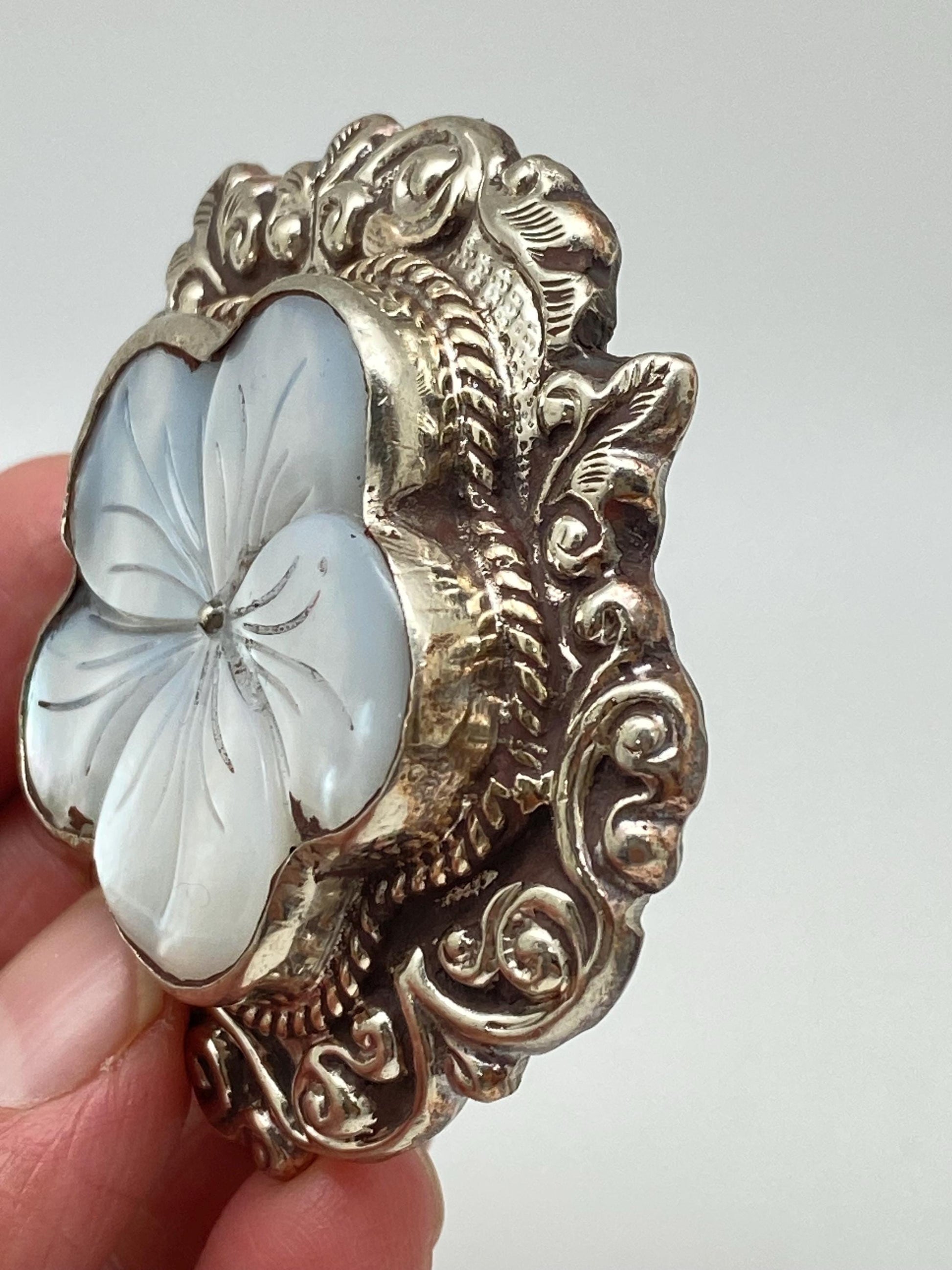 Orchid flower pendant, mother of pearl, handcrafted, Tibetan silver,Flower,ethnic style,Nepalese