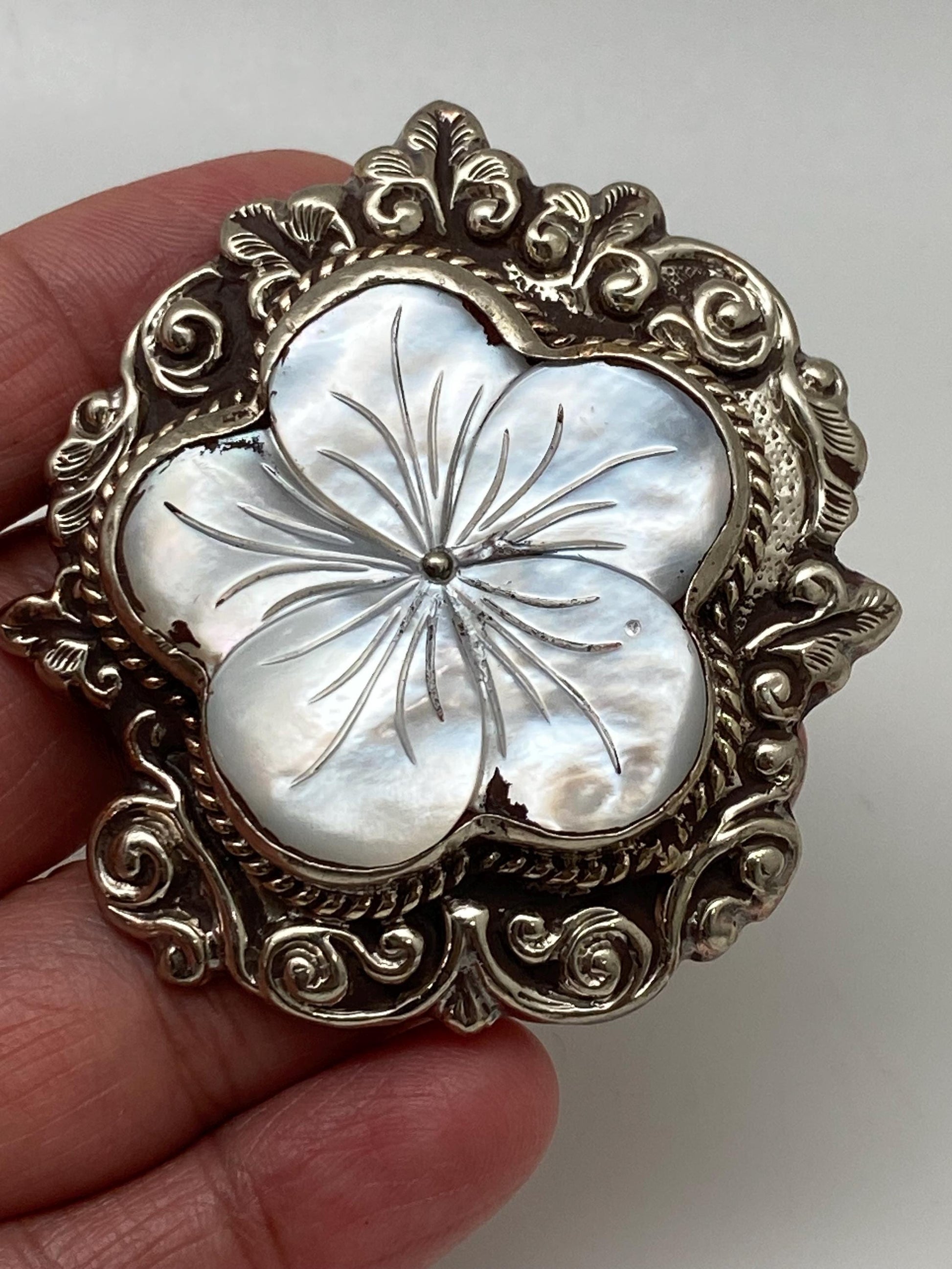 Orchid flower pendant, mother of pearl, handcrafted, Tibetan silver,Flower,ethnic style,Nepalese